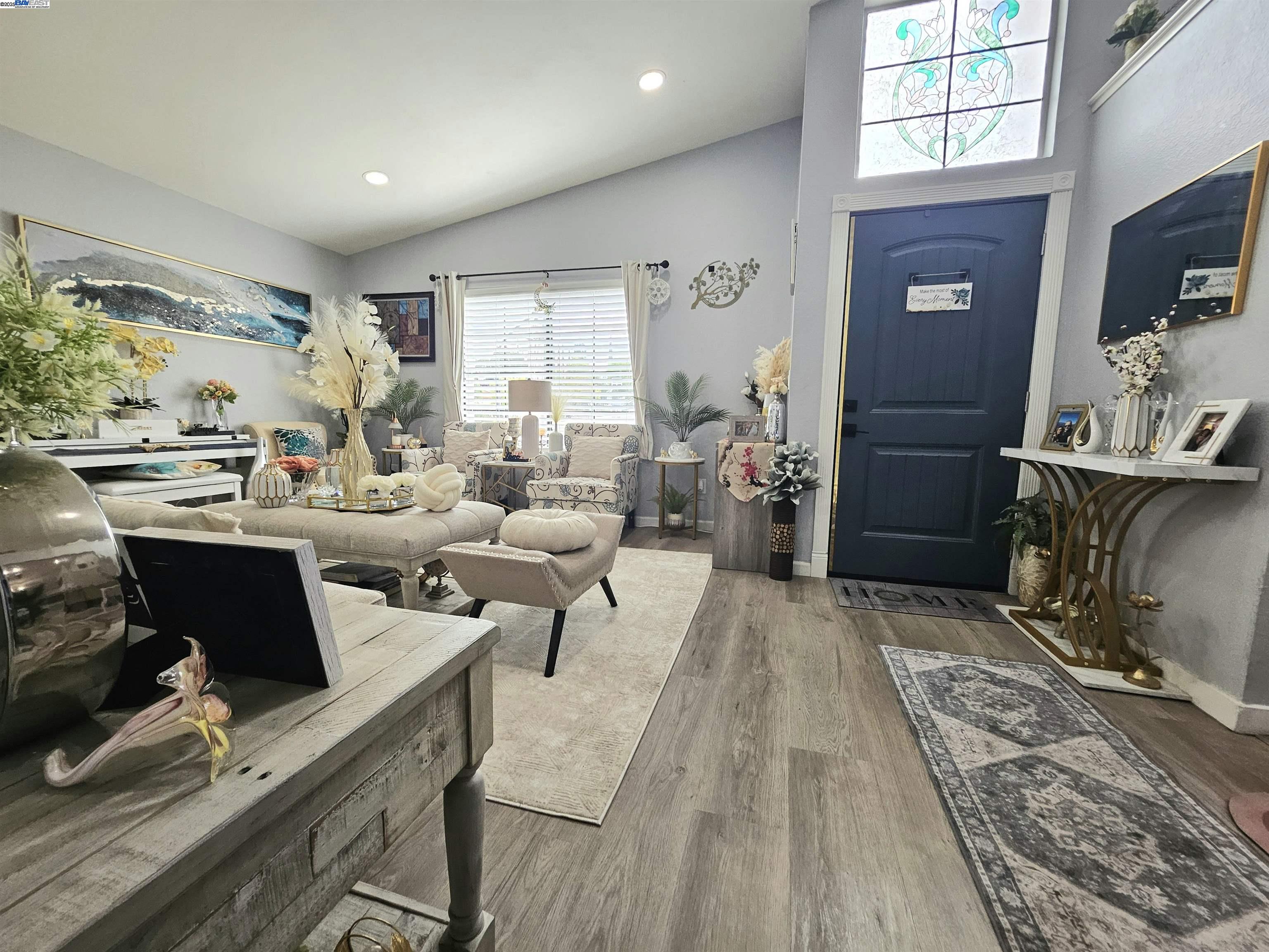 Detail Gallery Image 10 of 59 For 20 Dunes Way, Antioch,  CA 94509 - 3 Beds | 2 Baths