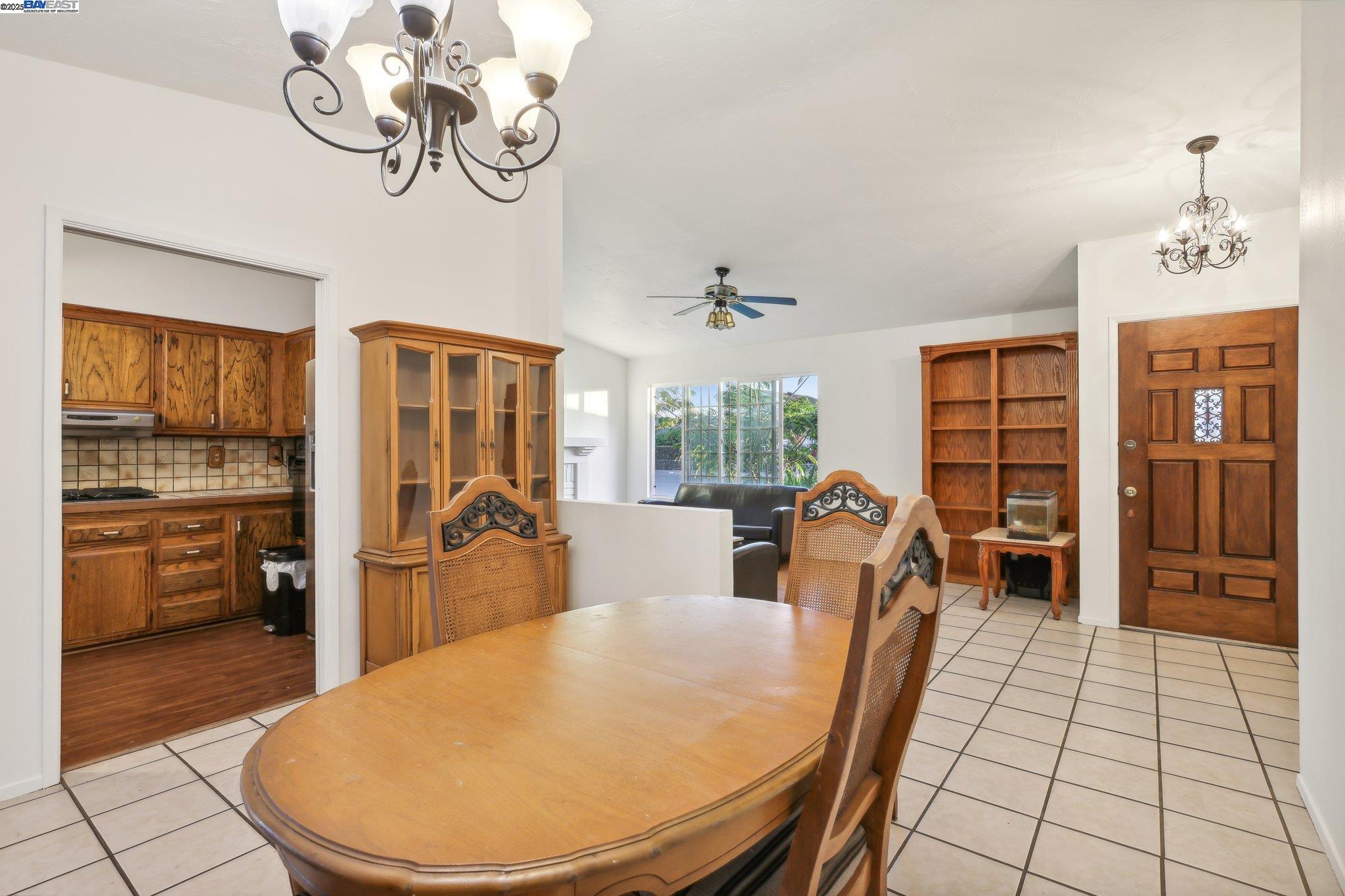 Detail Gallery Image 13 of 38 For 859 S Mcdowell Blvd, Petaluma,  CA 94954-4438 - 3 Beds | 2 Baths