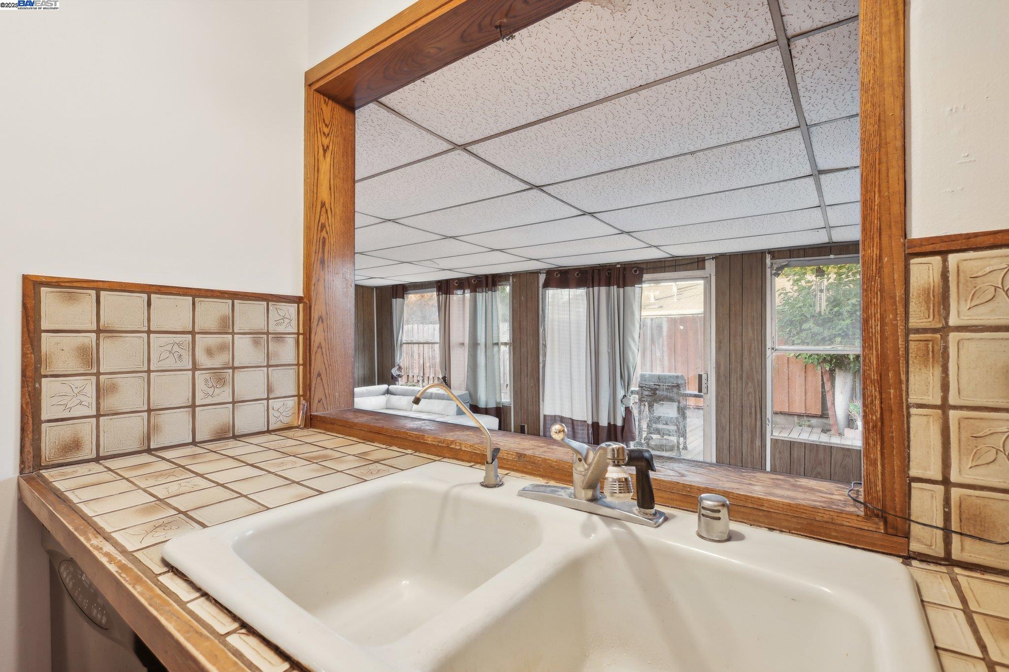 Detail Gallery Image 18 of 38 For 859 S Mcdowell Blvd, Petaluma,  CA 94954-4438 - 3 Beds | 2 Baths