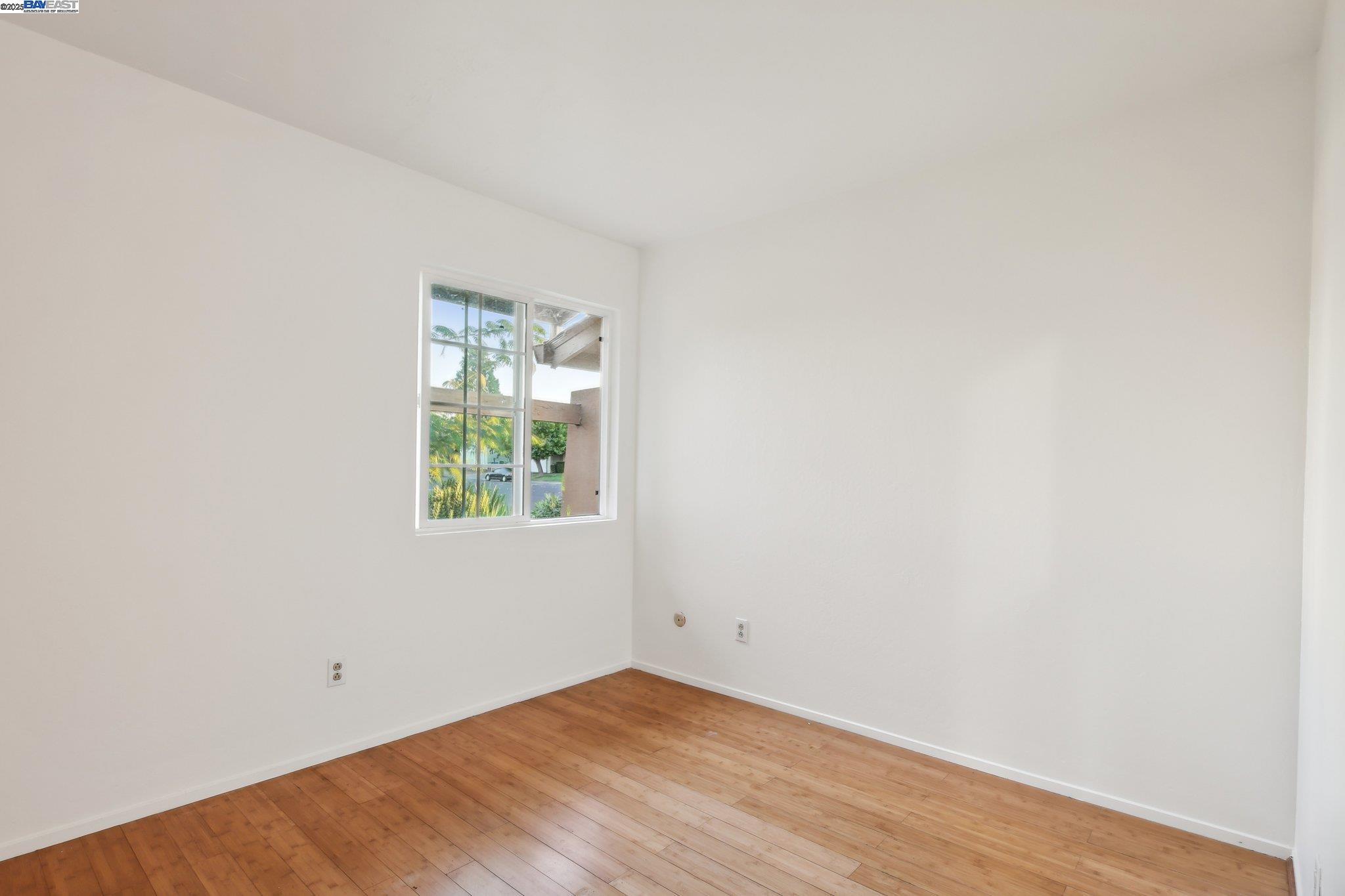 Detail Gallery Image 30 of 38 For 859 S Mcdowell Blvd, Petaluma,  CA 94954-4438 - 3 Beds | 2 Baths