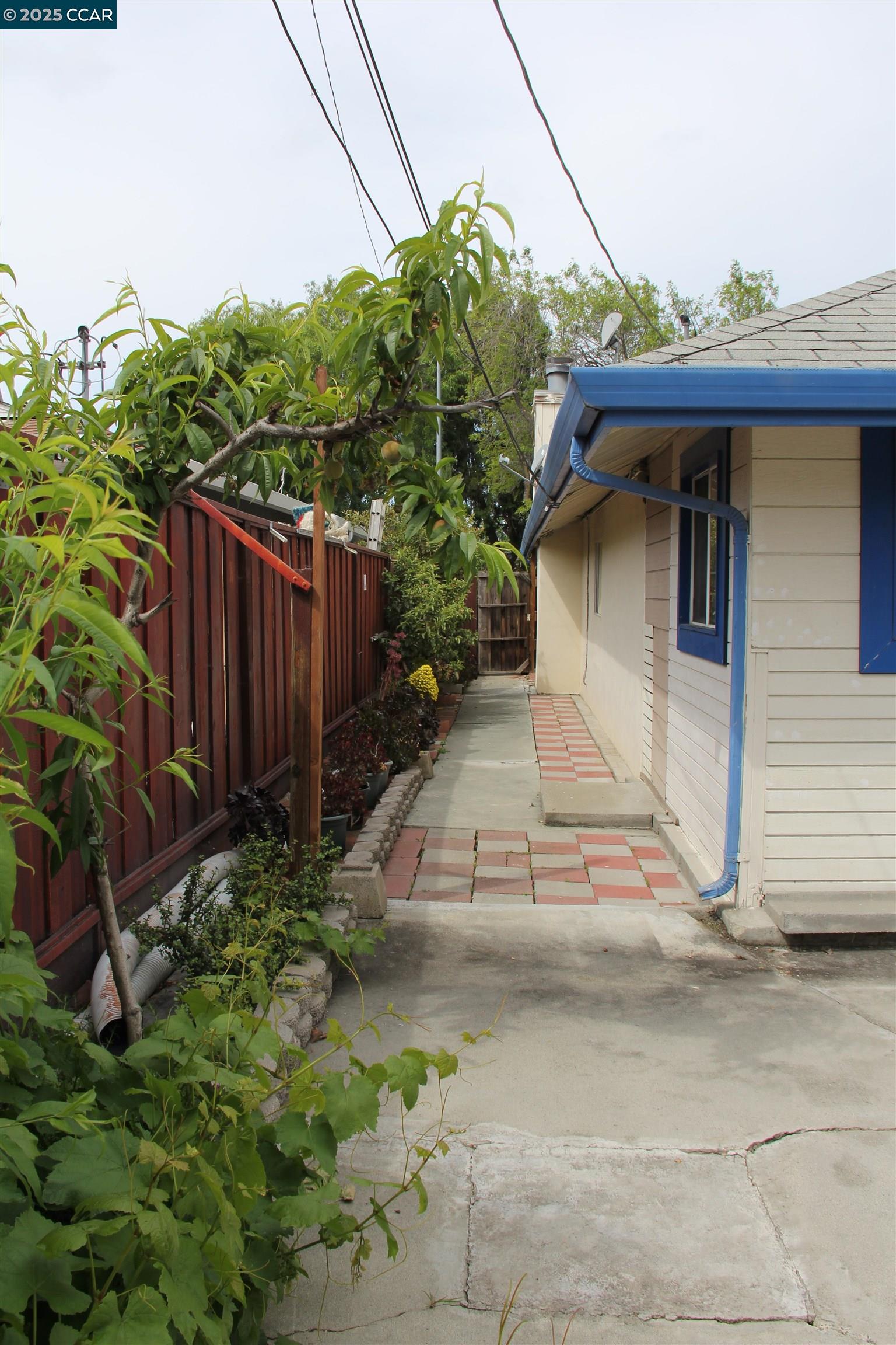 Detail Gallery Image 5 of 35 For 340 Carnegie Dr, Milpitas,  CA 95035 - 4 Beds | 2 Baths