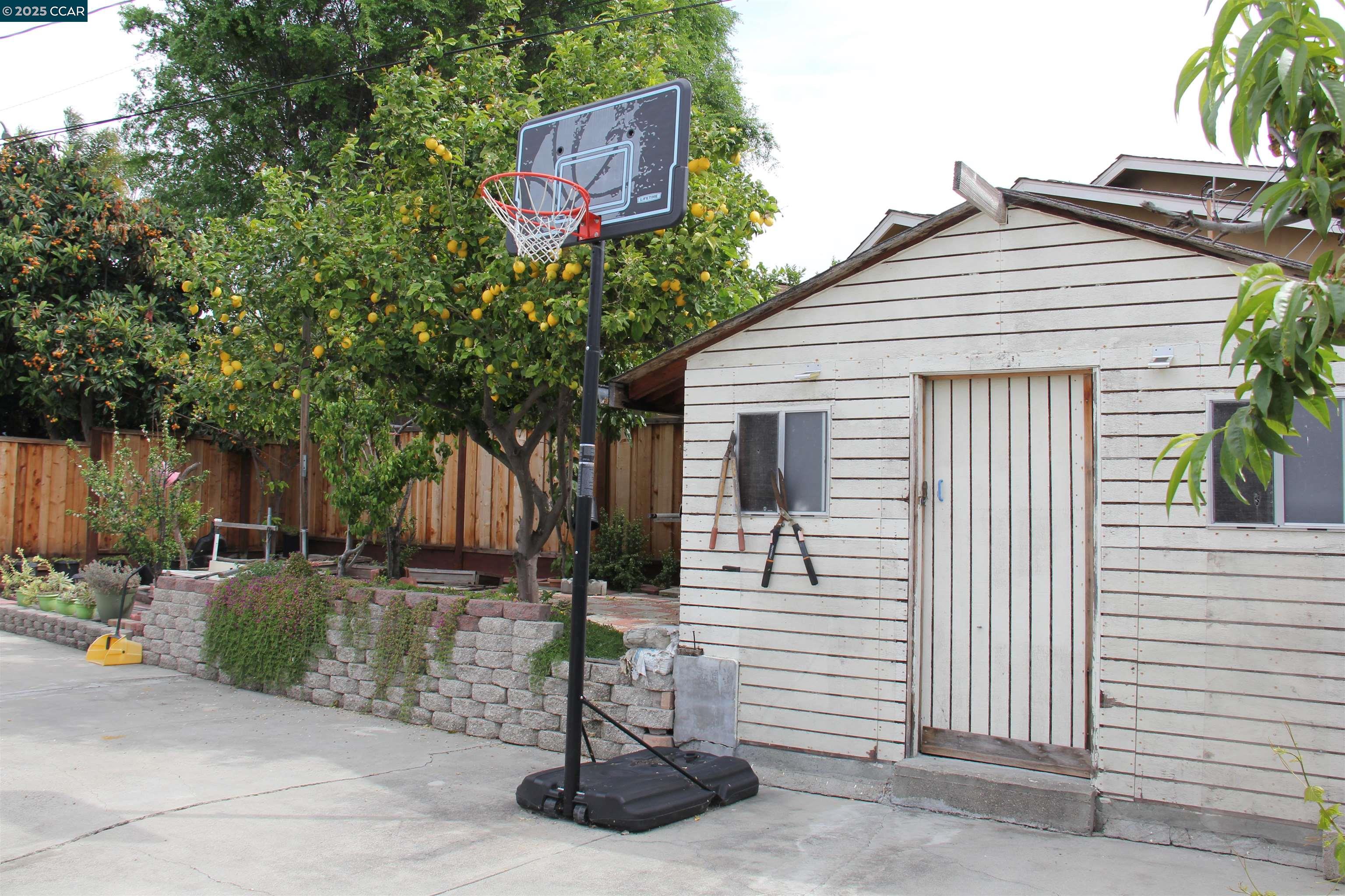 Detail Gallery Image 7 of 35 For 340 Carnegie Dr, Milpitas,  CA 95035 - 4 Beds | 2 Baths