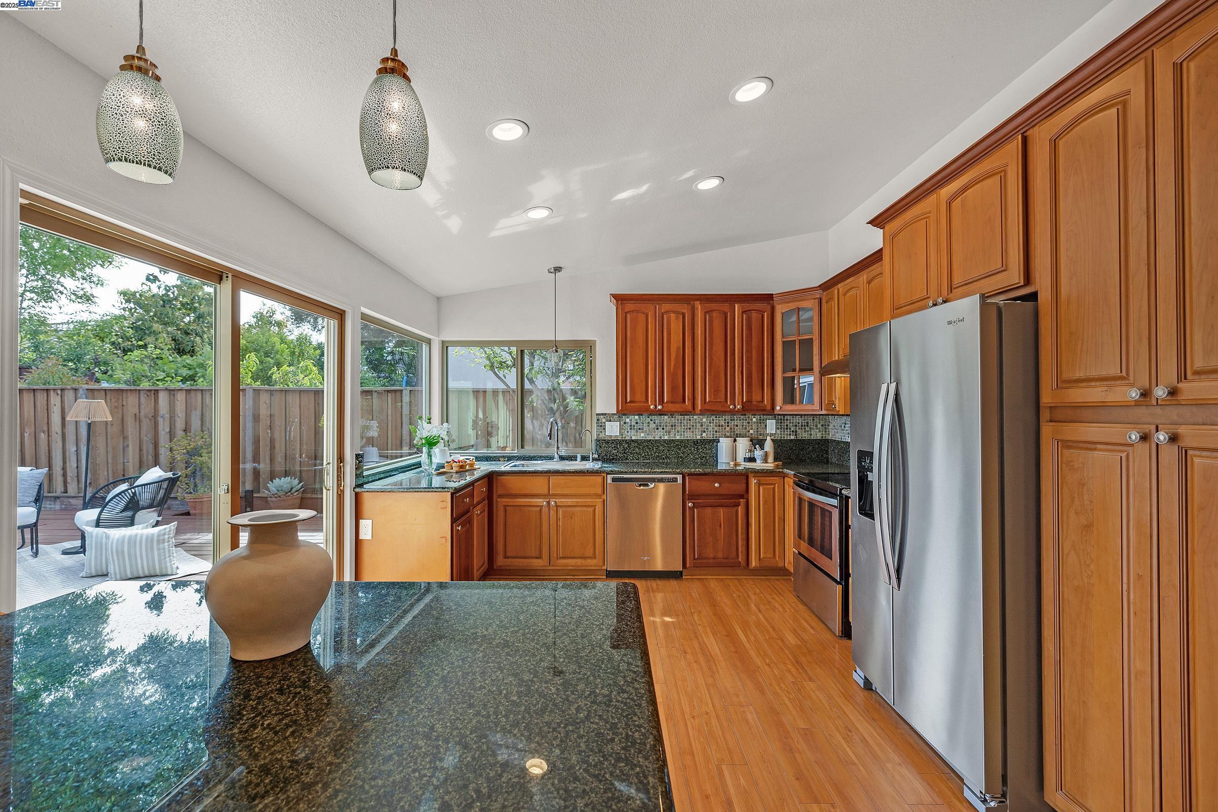Detail Gallery Image 12 of 43 For 38850 Hayes St, Fremont,  CA 94536 - 4 Beds | 2 Baths