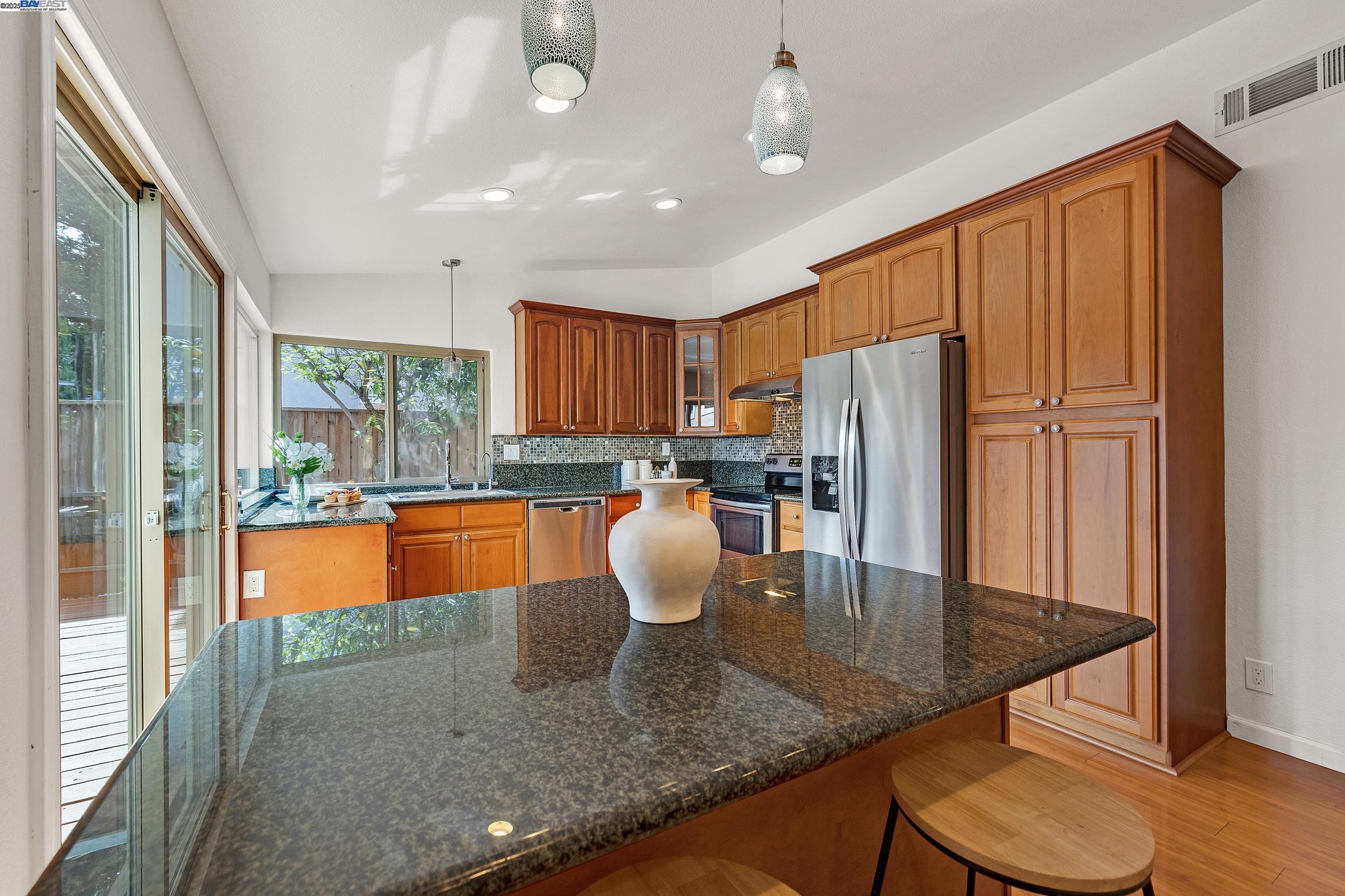 Detail Gallery Image 13 of 43 For 38850 Hayes St, Fremont,  CA 94536 - 4 Beds | 2 Baths
