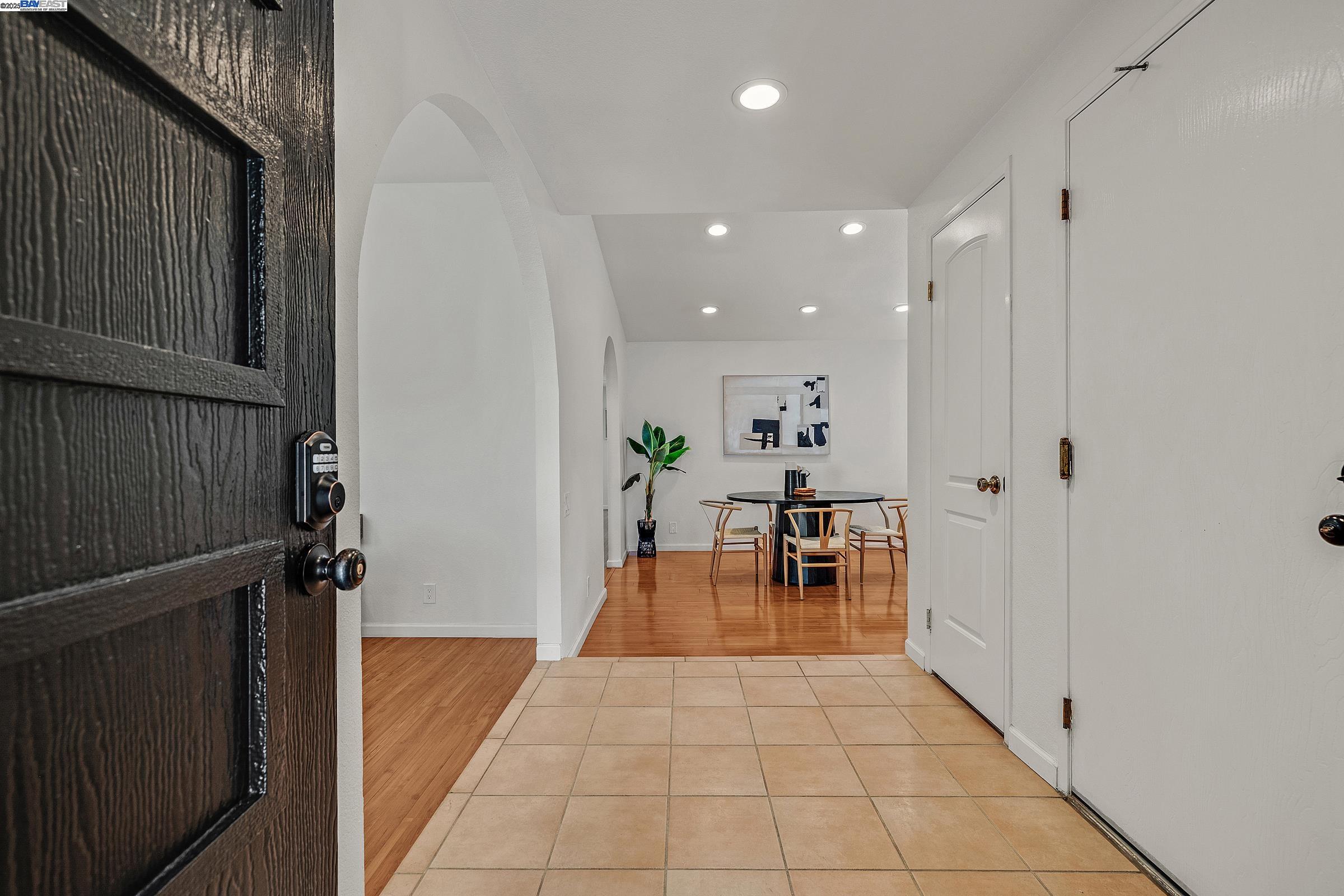 Detail Gallery Image 5 of 43 For 38850 Hayes St, Fremont,  CA 94536 - 4 Beds | 2 Baths