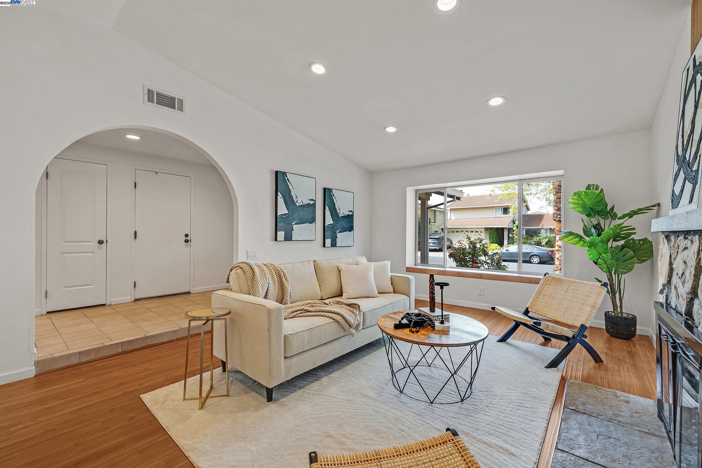 Detail Gallery Image 6 of 43 For 38850 Hayes St, Fremont,  CA 94536 - 4 Beds | 2 Baths