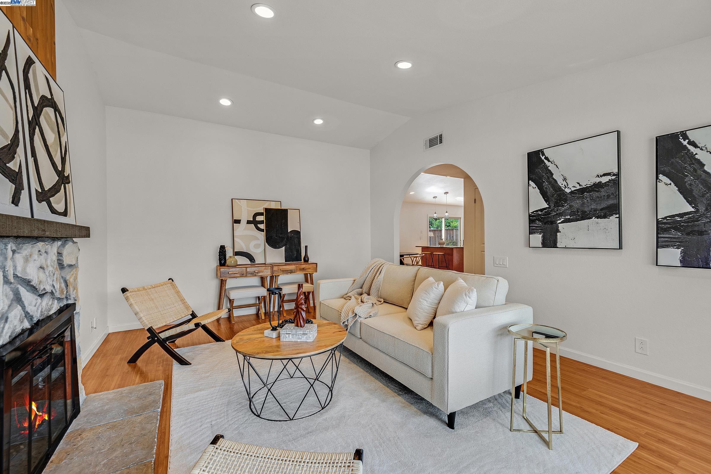 Detail Gallery Image 8 of 43 For 38850 Hayes St, Fremont,  CA 94536 - 4 Beds | 2 Baths