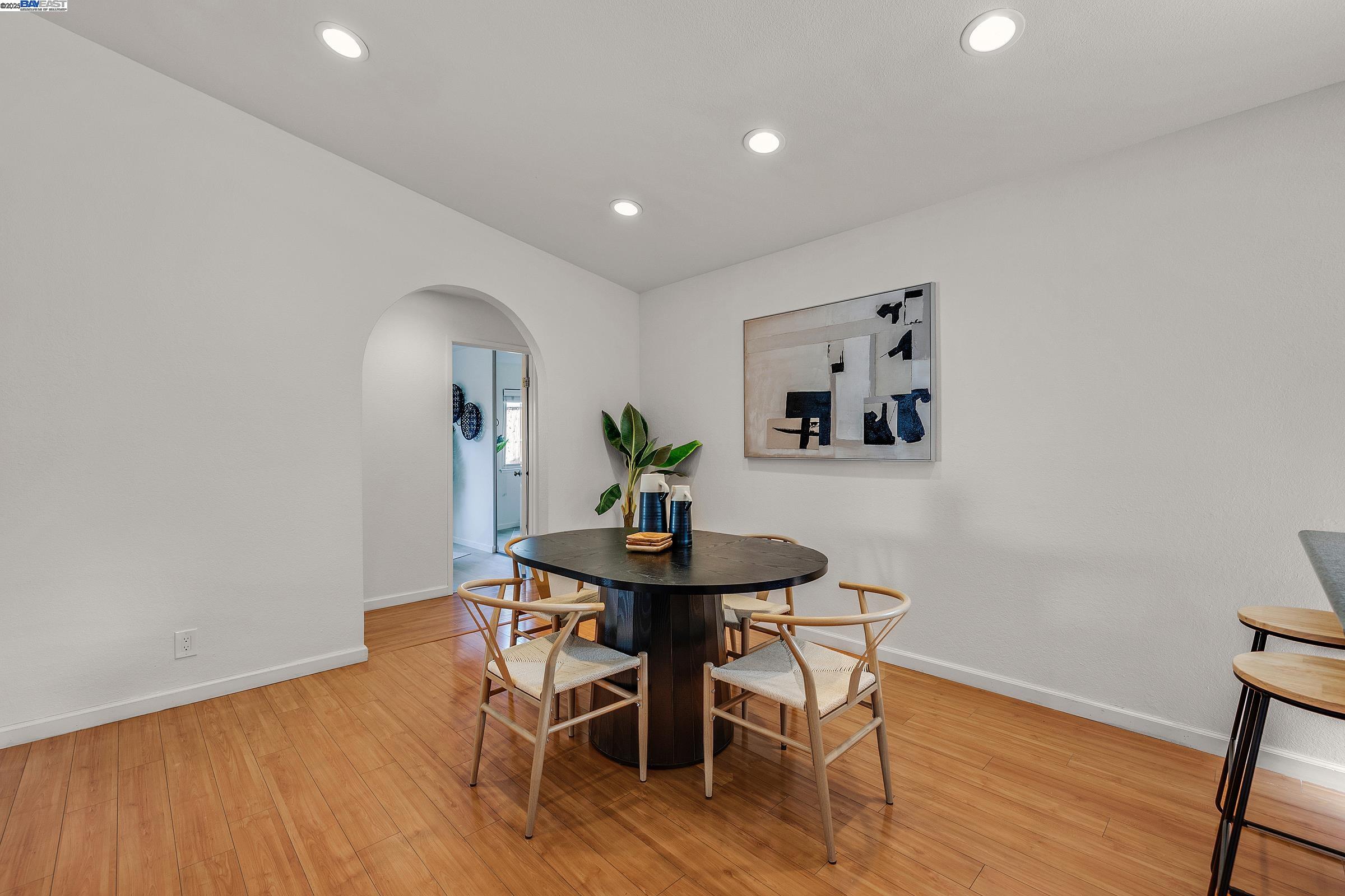 Detail Gallery Image 10 of 43 For 38850 Hayes St, Fremont,  CA 94536 - 4 Beds | 2 Baths