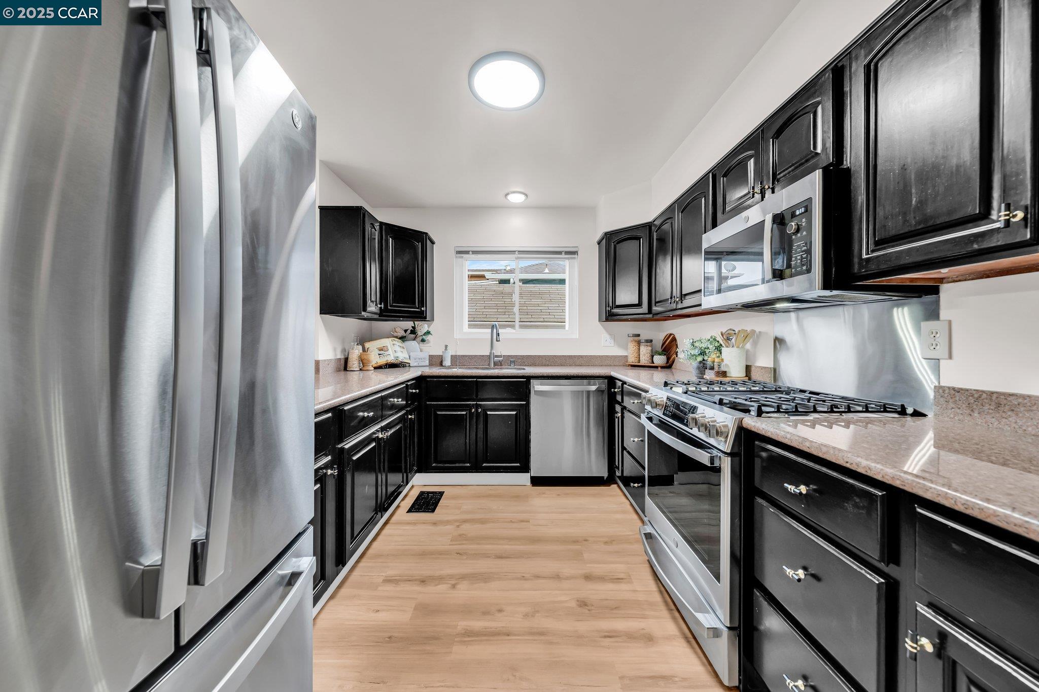 Detail Gallery Image 16 of 60 For 1256 Fred Jackson Way, Richmond,  CA 94801 - 3 Beds | 2/1 Baths