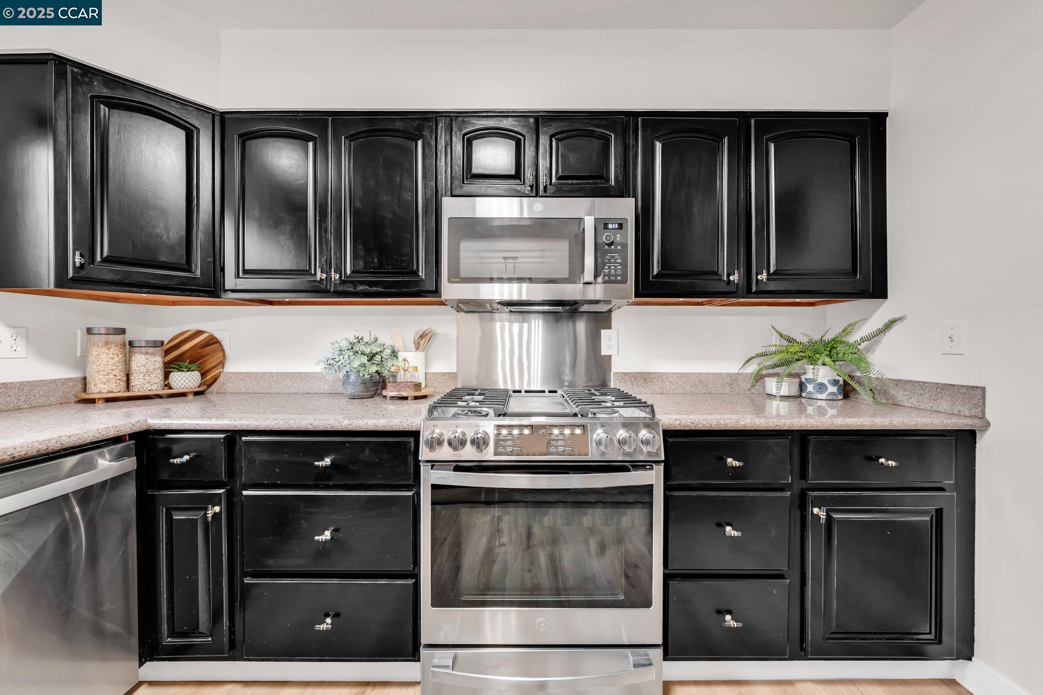 Detail Gallery Image 17 of 60 For 1256 Fred Jackson Way, Richmond,  CA 94801 - 3 Beds | 2/1 Baths
