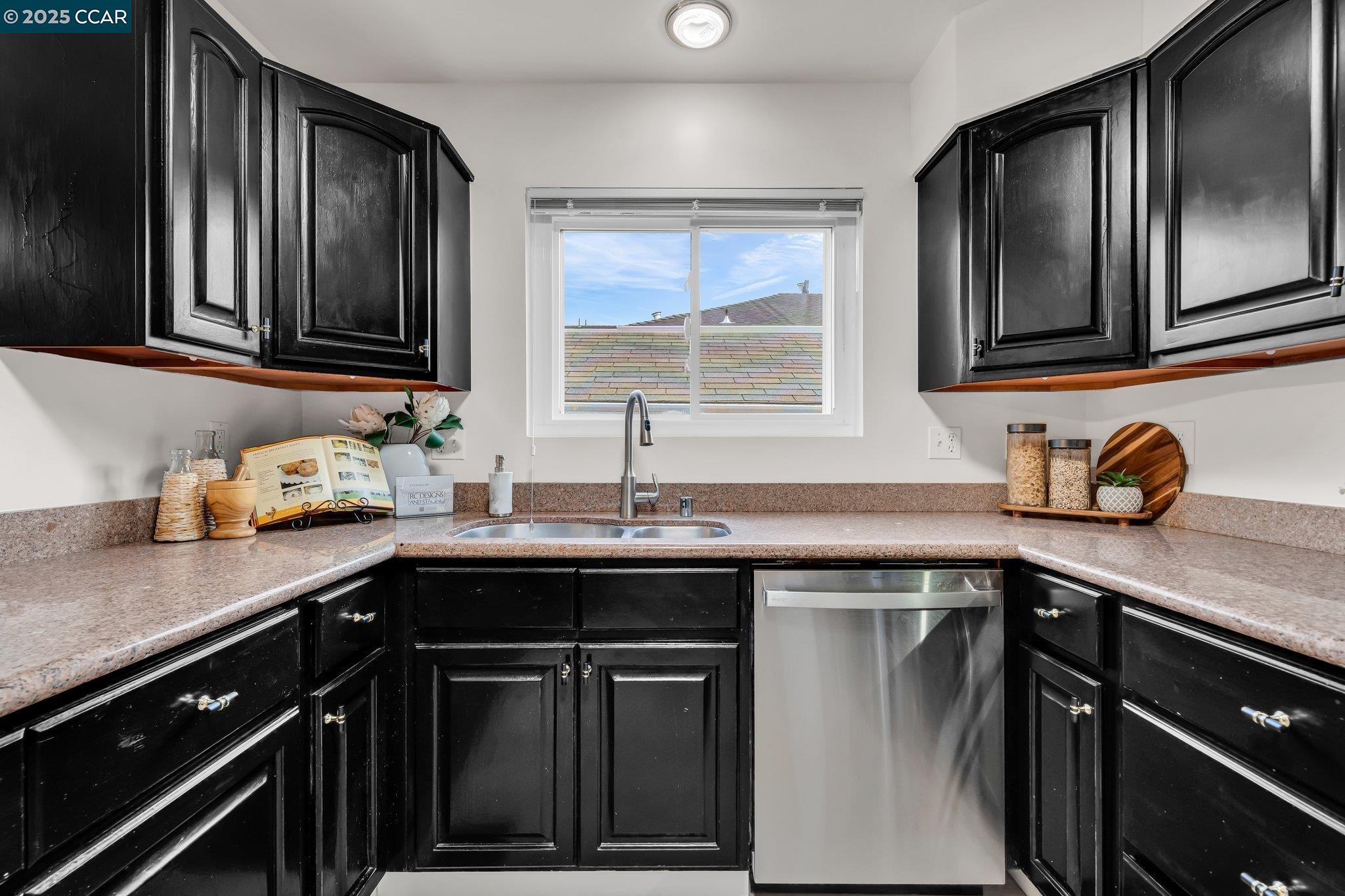 Detail Gallery Image 18 of 60 For 1256 Fred Jackson Way, Richmond,  CA 94801 - 3 Beds | 2/1 Baths