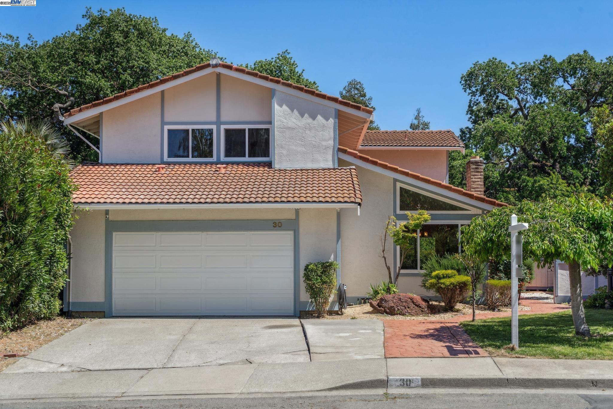 Detail Gallery Image 2 of 45 For 30 Jib Ct, Pleasant Hill,  CA 94523 - 4 Beds | 2/1 Baths