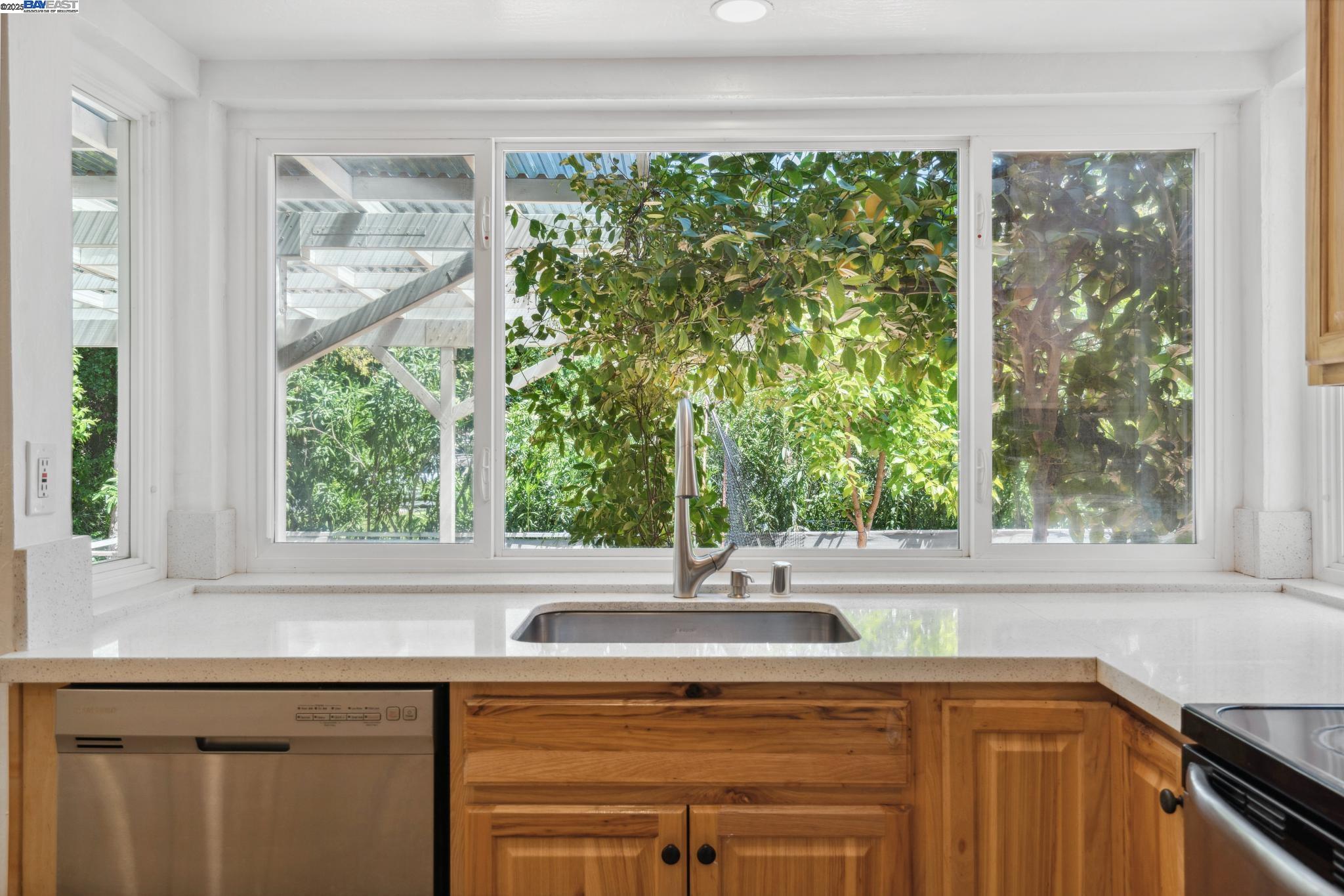 Detail Gallery Image 14 of 45 For 30 Jib Ct, Pleasant Hill,  CA 94523 - 4 Beds | 2/1 Baths