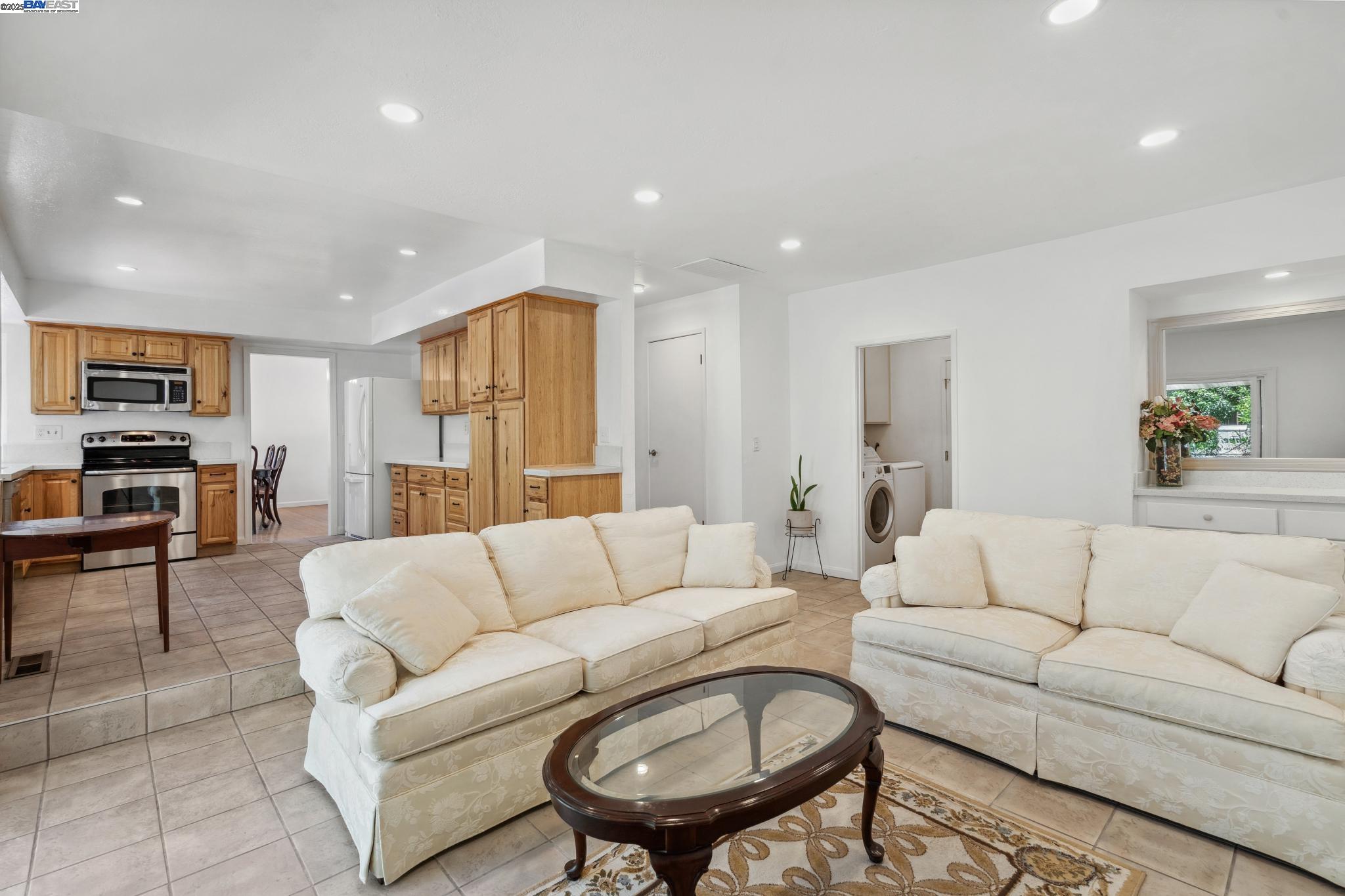 Detail Gallery Image 16 of 45 For 30 Jib Ct, Pleasant Hill,  CA 94523 - 4 Beds | 2/1 Baths