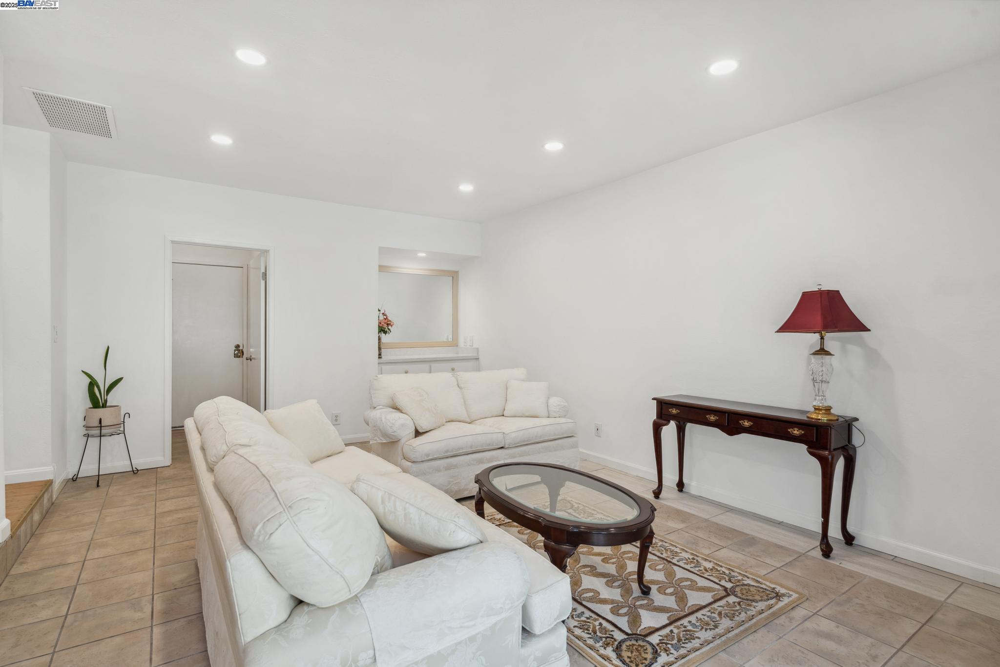 Detail Gallery Image 17 of 45 For 30 Jib Ct, Pleasant Hill,  CA 94523 - 4 Beds | 2/1 Baths