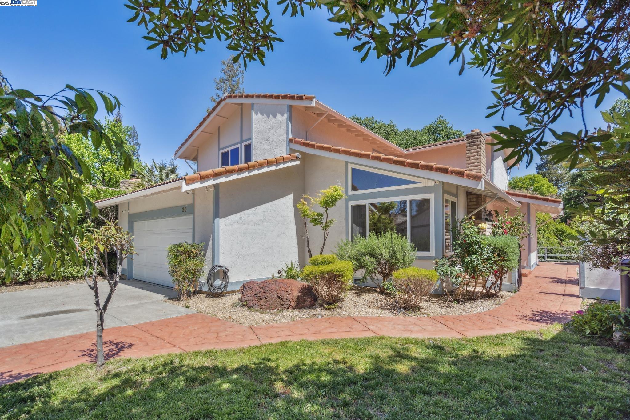 Detail Gallery Image 3 of 45 For 30 Jib Ct, Pleasant Hill,  CA 94523 - 4 Beds | 2/1 Baths