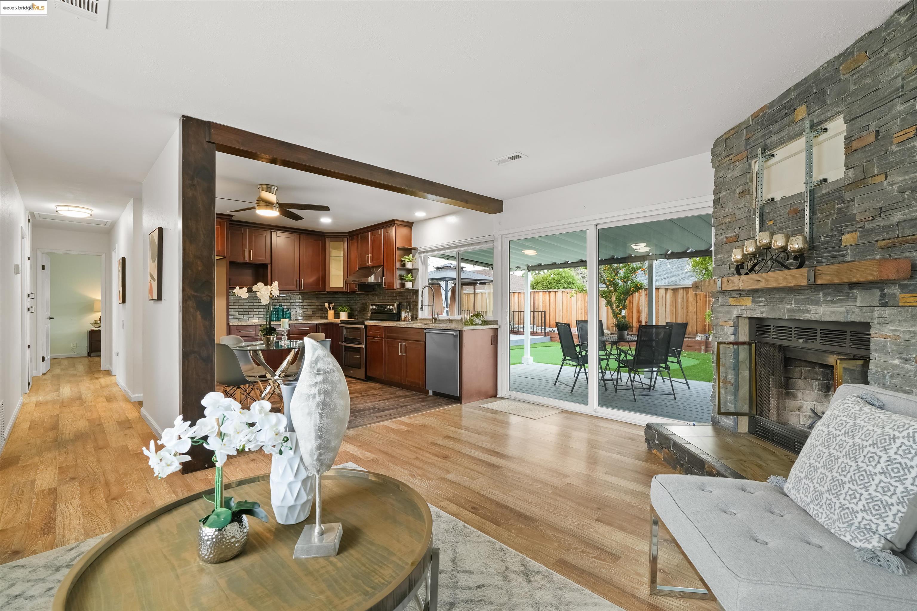 Detail Gallery Image 5 of 22 For 4881 Rue Loiret, San Jose,  CA 95136 - 3 Beds | 2 Baths