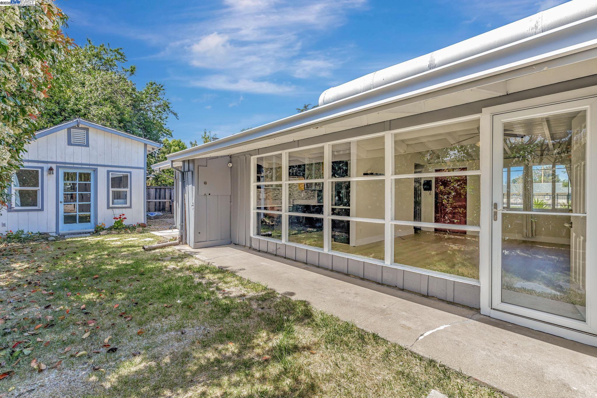 Detail Gallery Image 25 of 34 For 2201 N 6th St, Concord,  CA 94519 - 3 Beds | 2 Baths