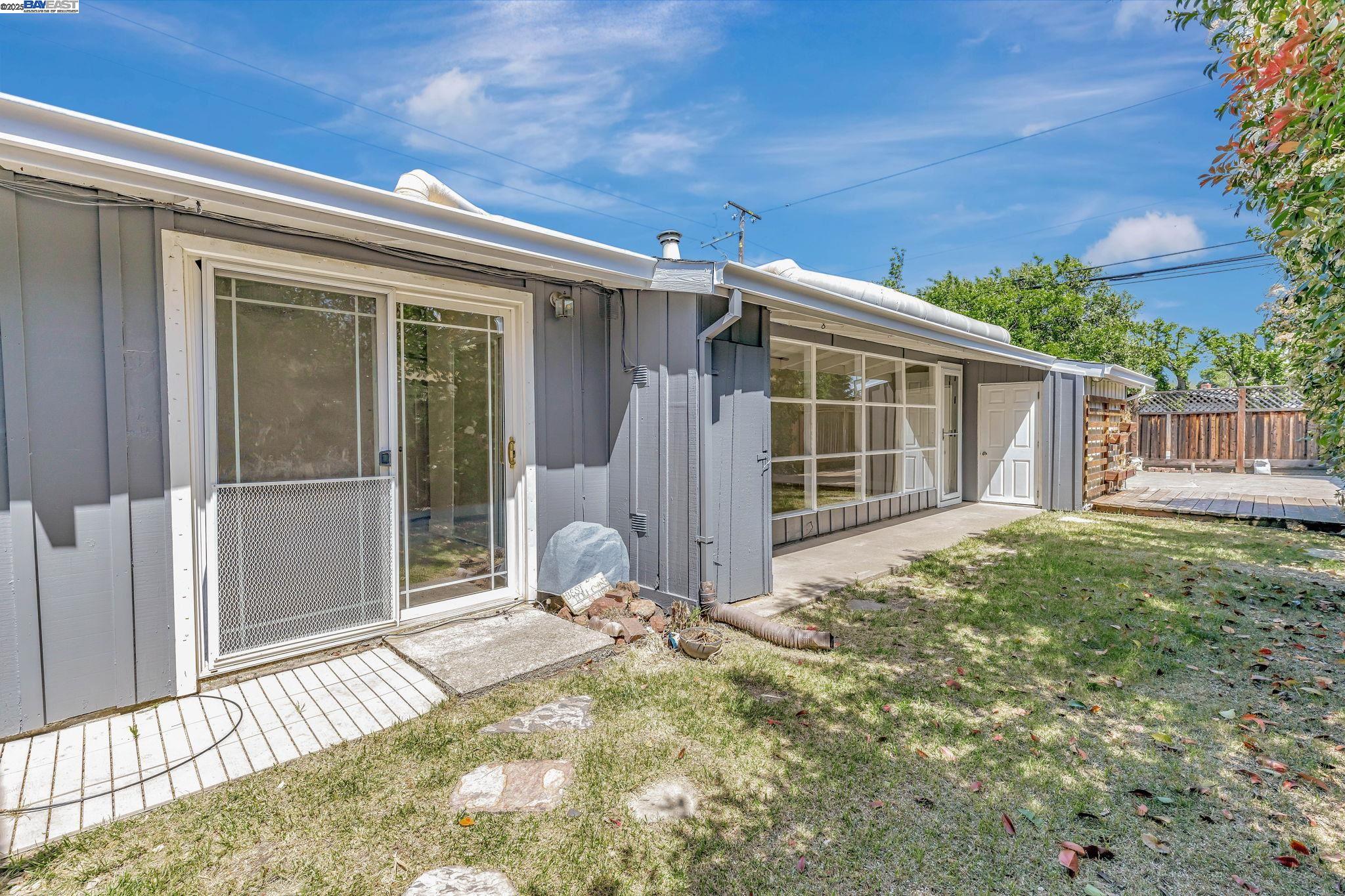 Detail Gallery Image 26 of 34 For 2201 N 6th St, Concord,  CA 94519 - 3 Beds | 2 Baths