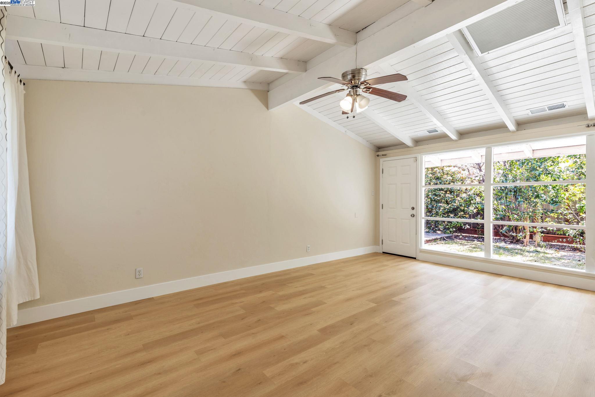 Detail Gallery Image 5 of 34 For 2201 N 6th St, Concord,  CA 94519 - 3 Beds | 2 Baths