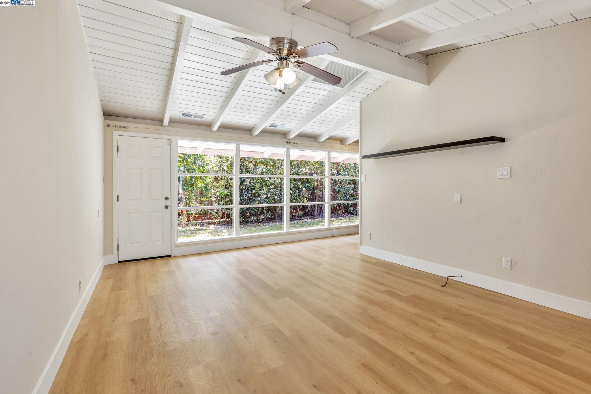 Detail Gallery Image 6 of 34 For 2201 N 6th St, Concord,  CA 94519 - 3 Beds | 2 Baths