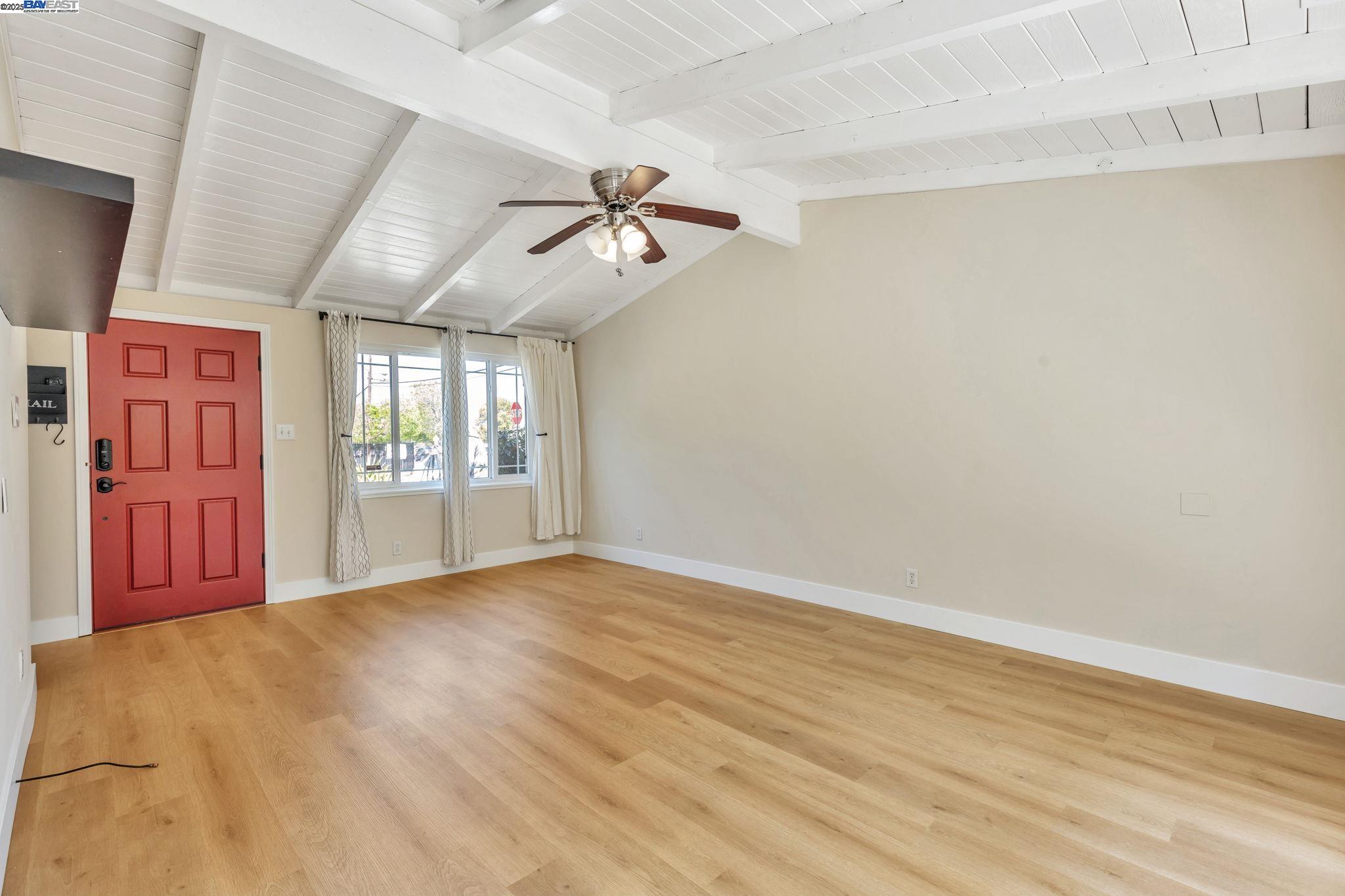 Detail Gallery Image 7 of 34 For 2201 N 6th St, Concord,  CA 94519 - 3 Beds | 2 Baths