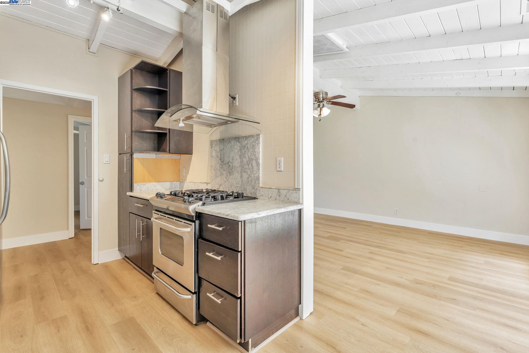 Detail Gallery Image 10 of 34 For 2201 N 6th St, Concord,  CA 94519 - 3 Beds | 2 Baths