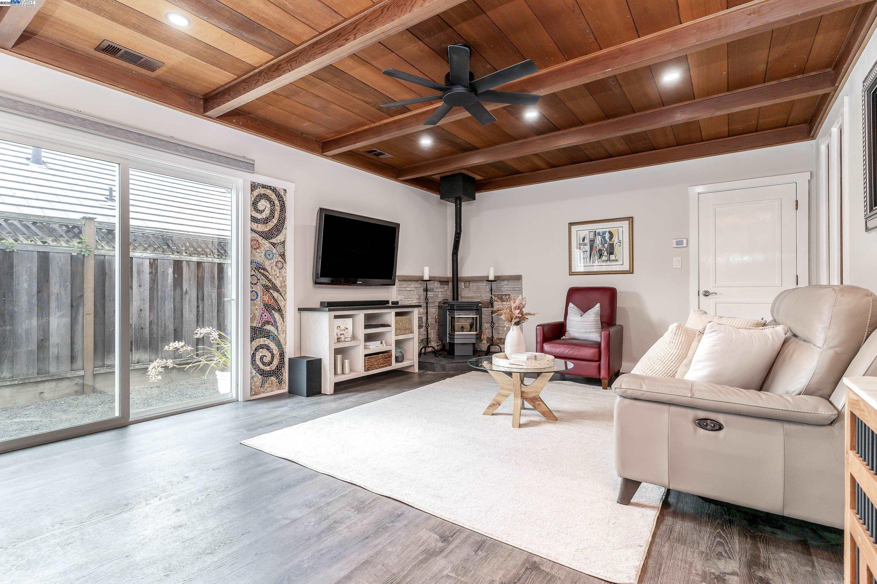 Detail Gallery Image 27 of 45 For 4499 Hillsborough Dr, Castro Valley,  CA 94546 - 4 Beds | 3 Baths