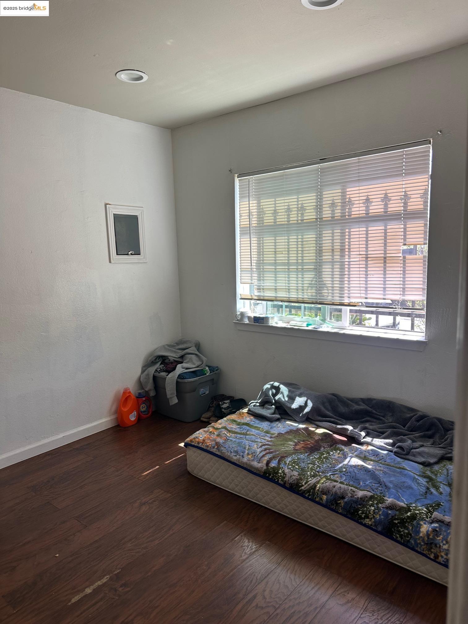 Detail Gallery Image 3 of 10 For 1823 Church St, Oakland,  CA 94621 - 2 Beds | 2 Baths