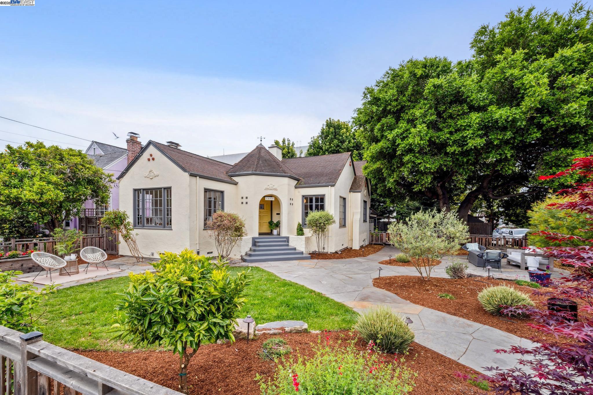 Detail Gallery Image 1 of 1 For 1804 San Jose Avenue, Alameda,  CA 94501 - 4 Beds | 2 Baths