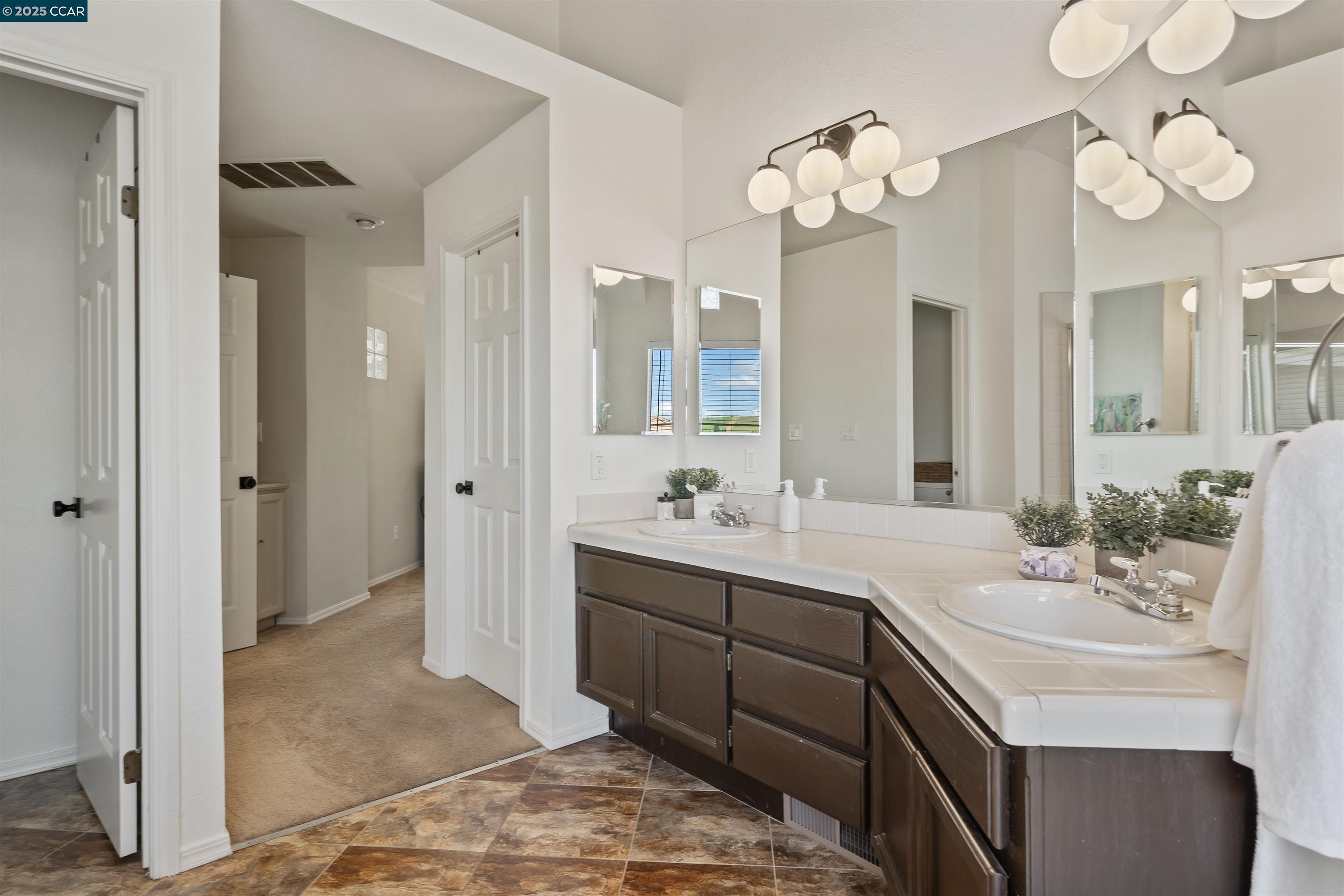 Detail Gallery Image 25 of 48 For 6178 Lakeview Cir, San Ramon,  CA 94582 - 2 Beds | 2/1 Baths