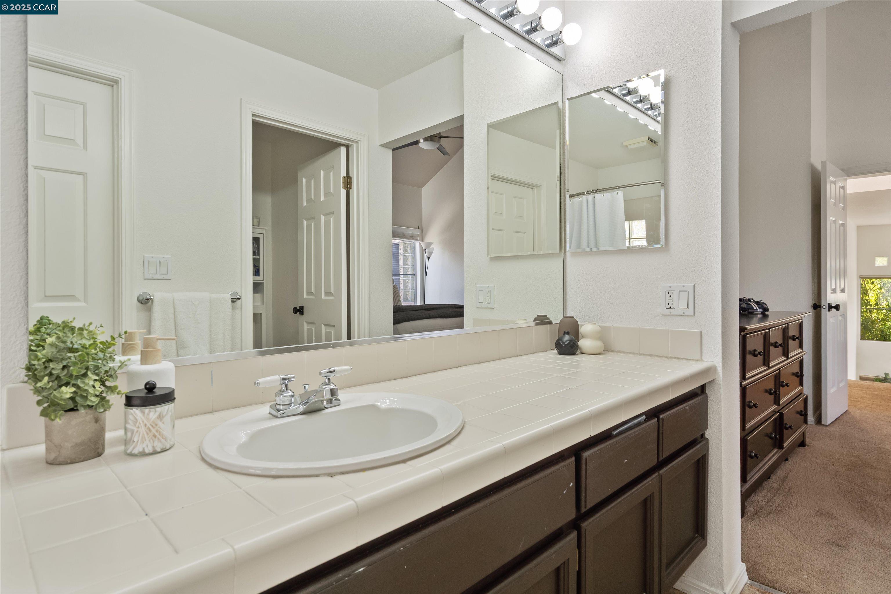 Detail Gallery Image 31 of 48 For 6178 Lakeview Cir, San Ramon,  CA 94582 - 2 Beds | 2/1 Baths