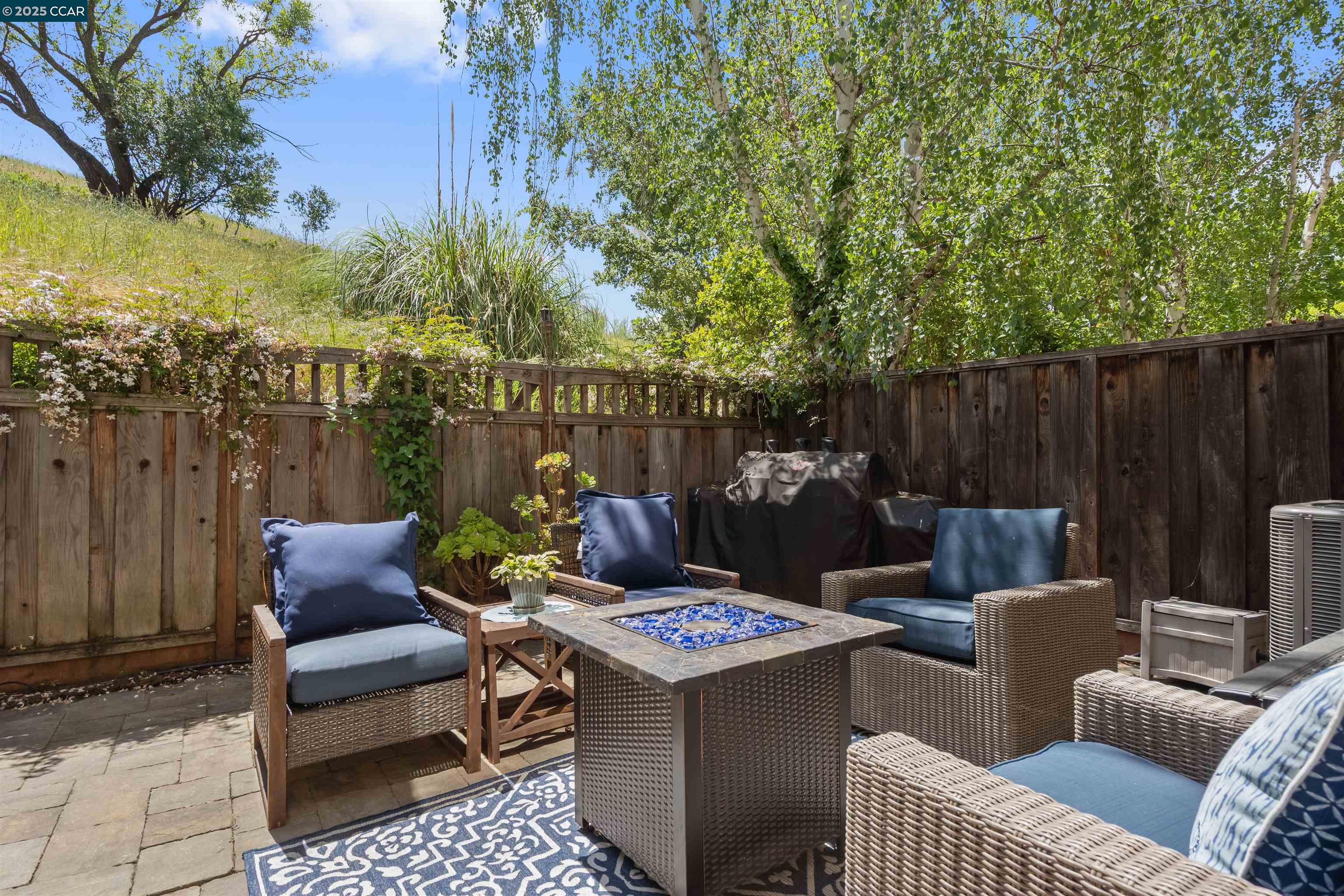 Detail Gallery Image 34 of 48 For 6178 Lakeview Cir, San Ramon,  CA 94582 - 2 Beds | 2/1 Baths