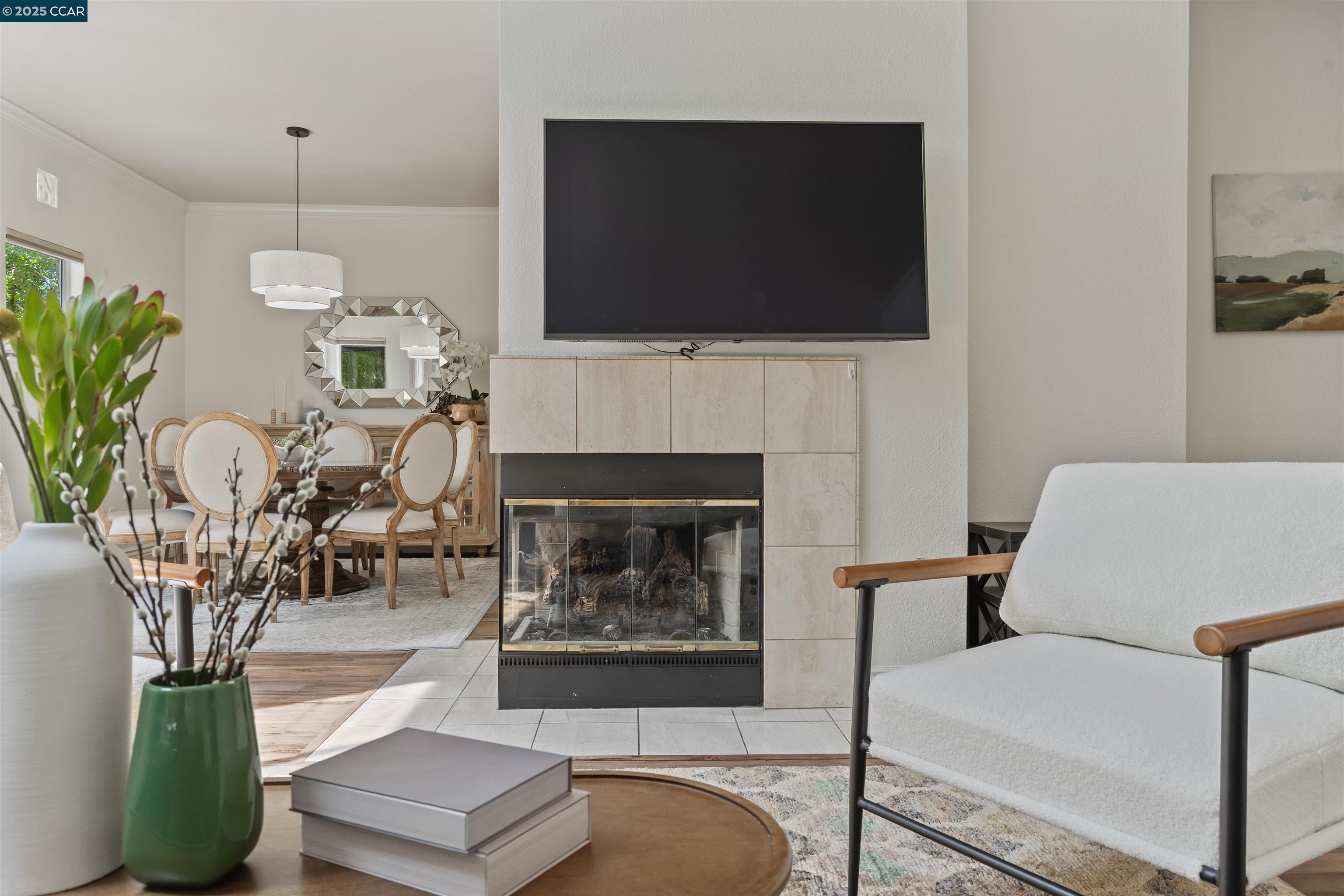 Detail Gallery Image 7 of 48 For 6178 Lakeview Cir, San Ramon,  CA 94582 - 2 Beds | 2/1 Baths