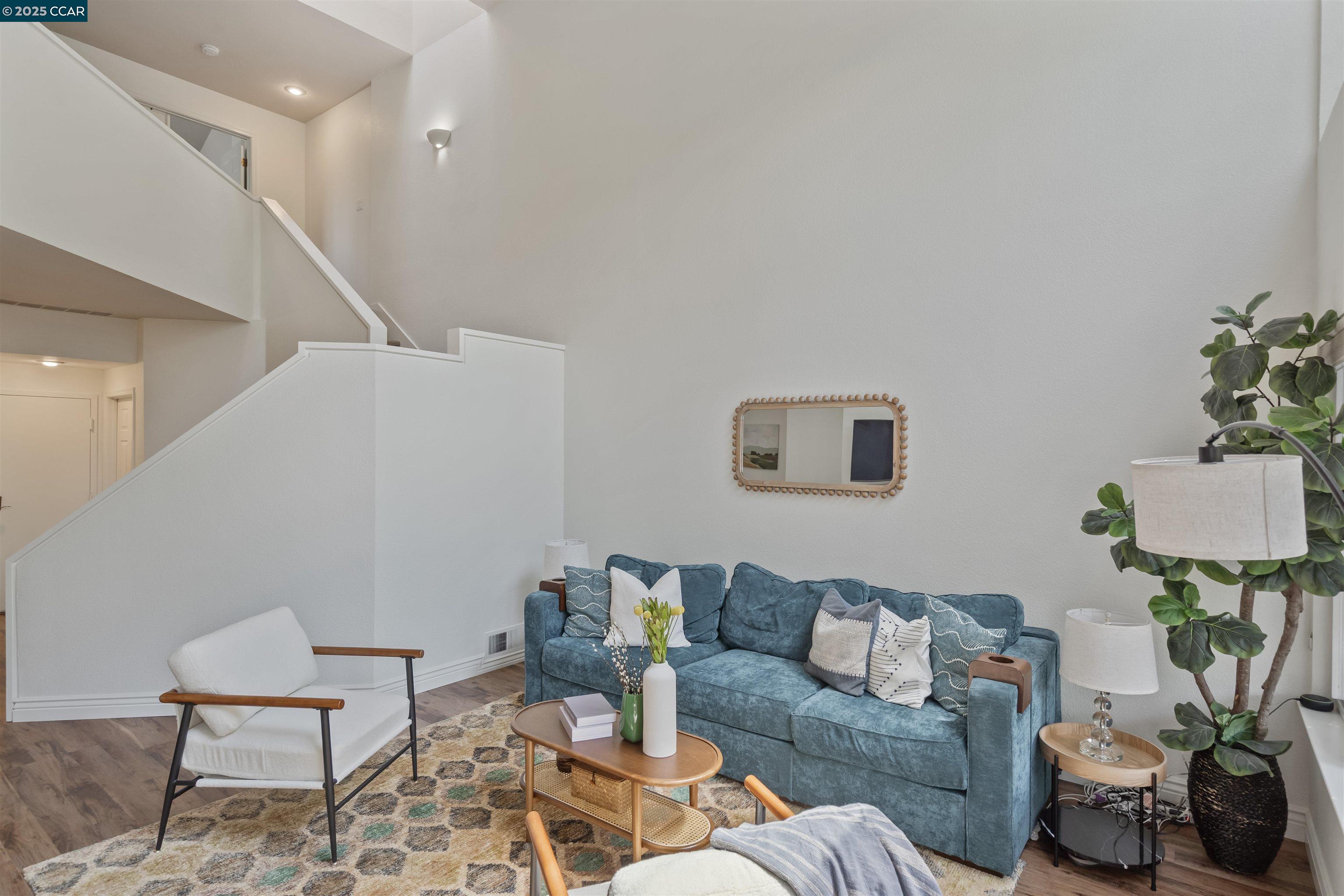 Detail Gallery Image 8 of 48 For 6178 Lakeview Cir, San Ramon,  CA 94582 - 2 Beds | 2/1 Baths