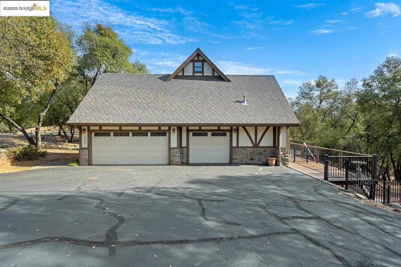 Detail Gallery Image 2 of 59 For 20965 O'brien, Sonora,  CA 95370 - 4 Beds | 3/1 Baths