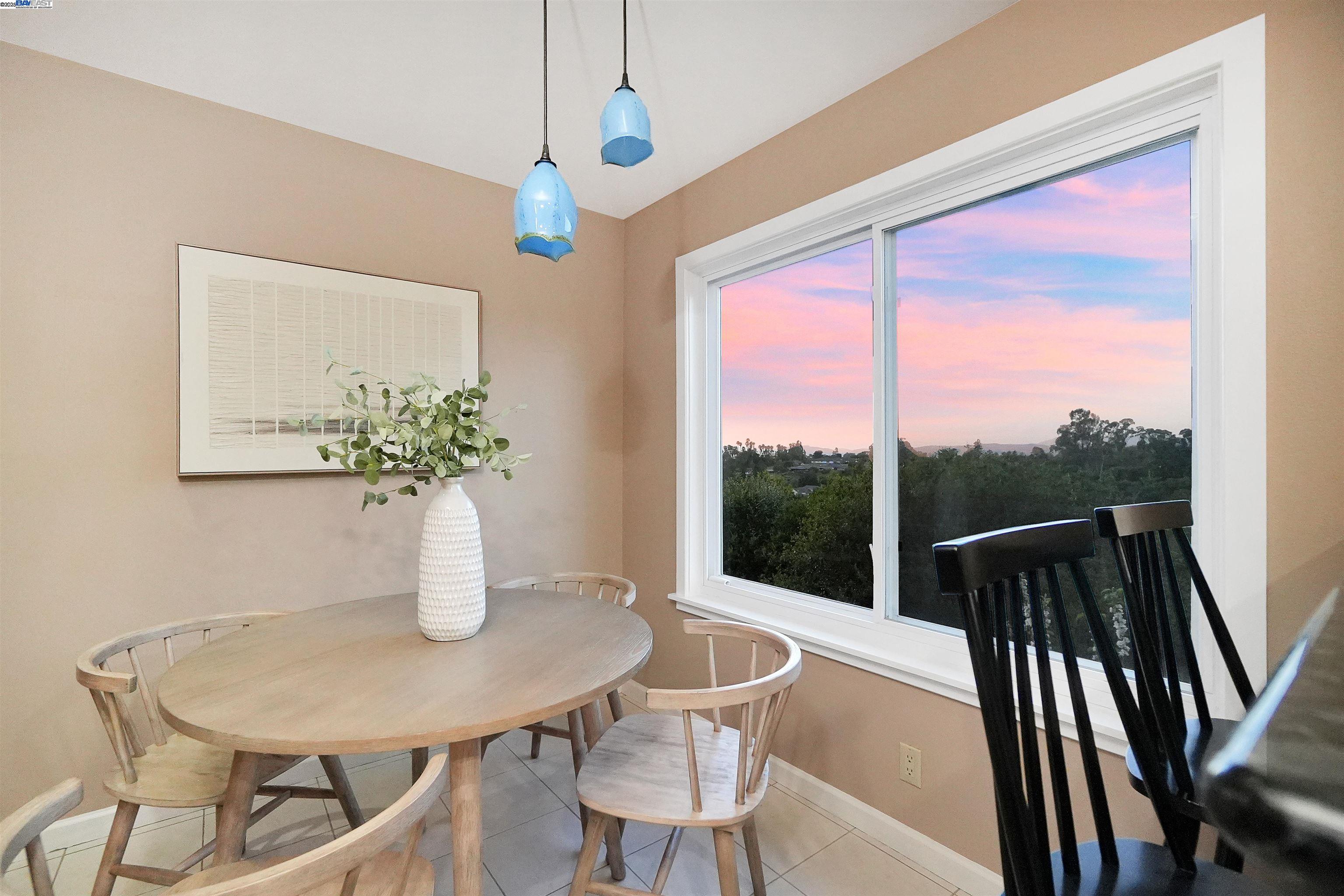 Detail Gallery Image 18 of 55 For 3218 Oakes Dr, Hayward,  CA 94542 - 5 Beds | 3/1 Baths