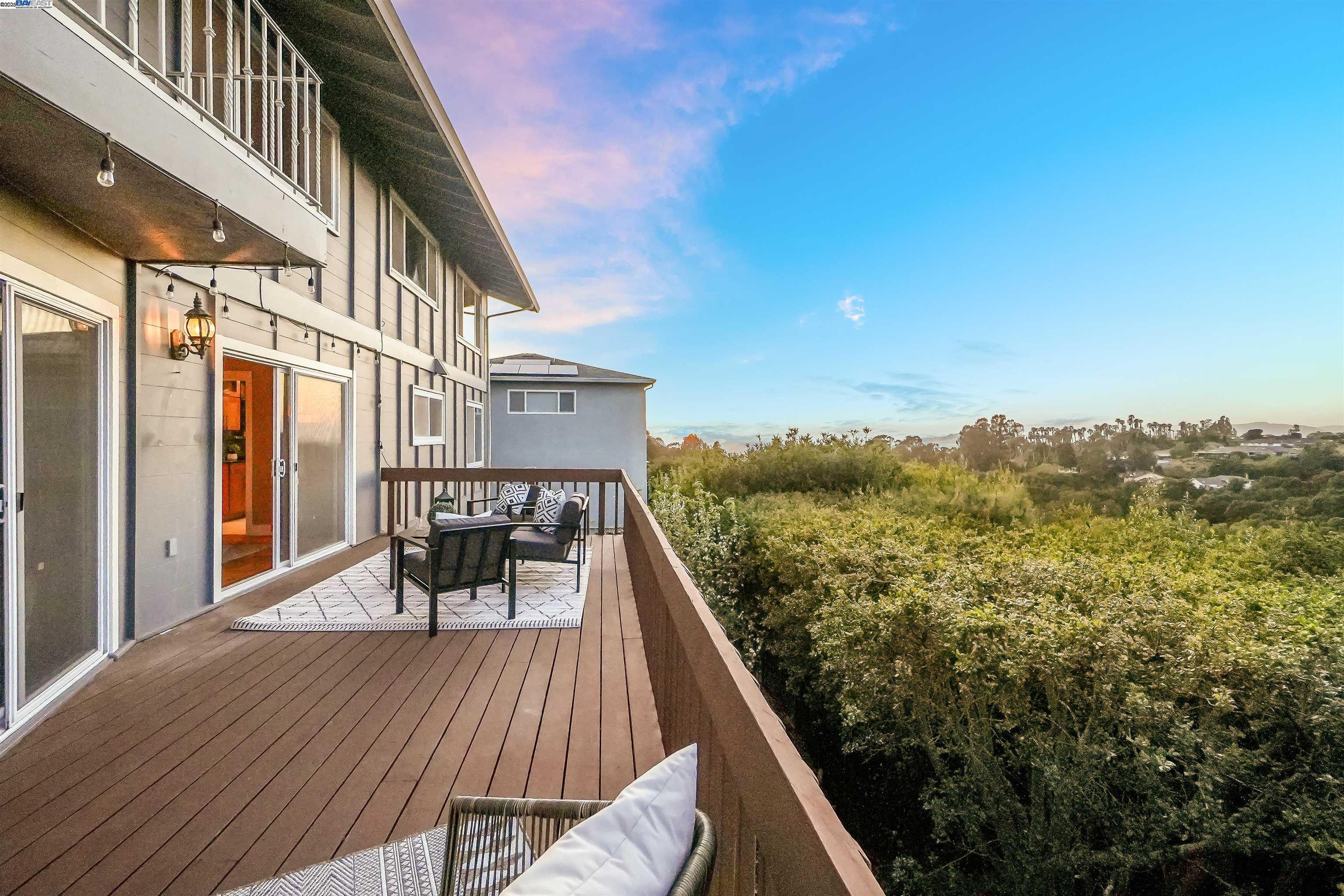 Detail Gallery Image 21 of 55 For 3218 Oakes Dr, Hayward,  CA 94542 - 5 Beds | 3/1 Baths