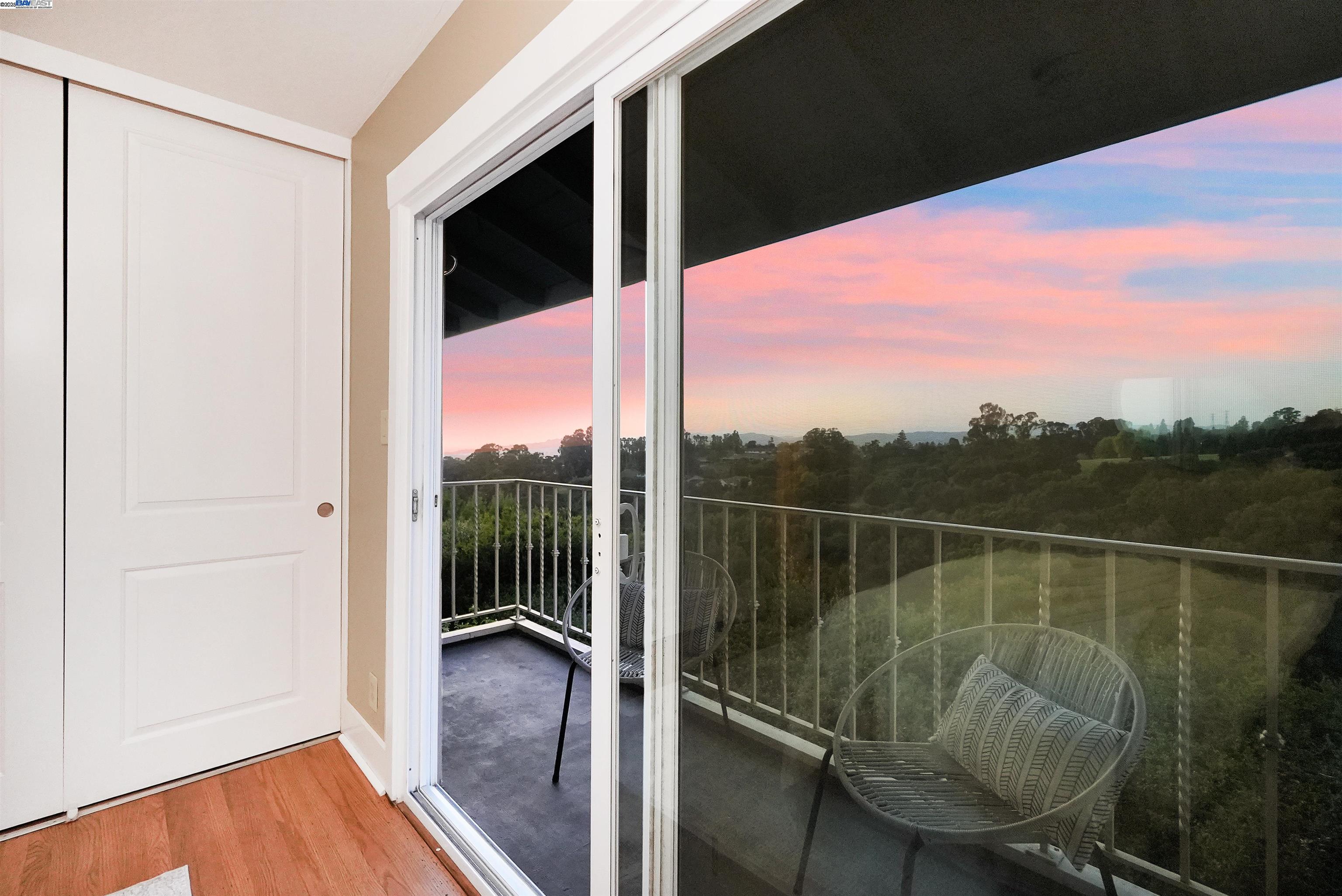 Detail Gallery Image 34 of 55 For 3218 Oakes Dr, Hayward,  CA 94542 - 5 Beds | 3/1 Baths