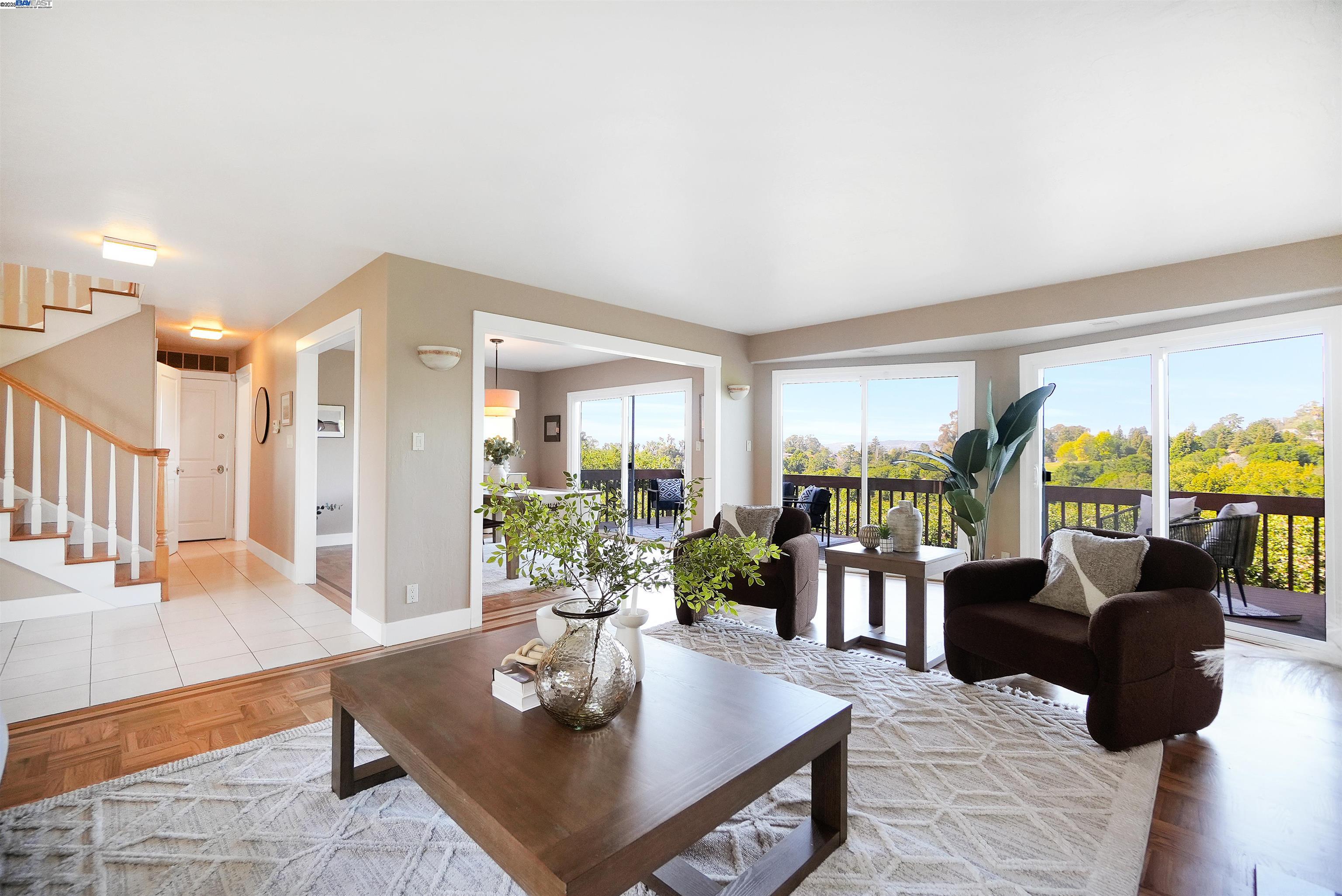 Detail Gallery Image 5 of 55 For 3218 Oakes Dr, Hayward,  CA 94542 - 5 Beds | 3/1 Baths