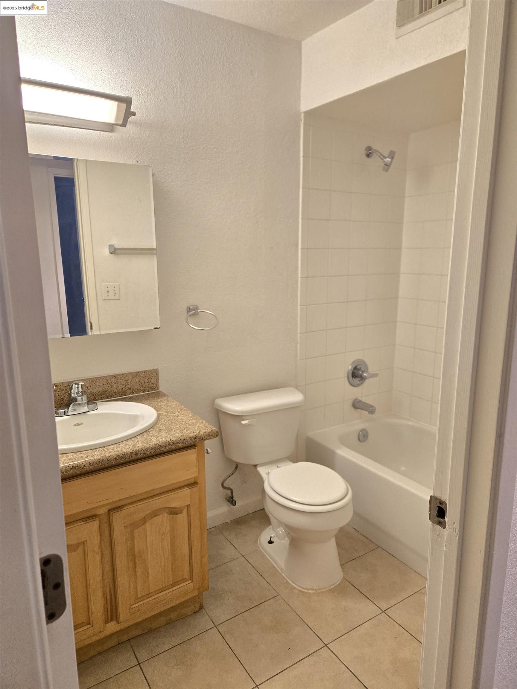 Photo #15: 41095337 Listing: Photo #15