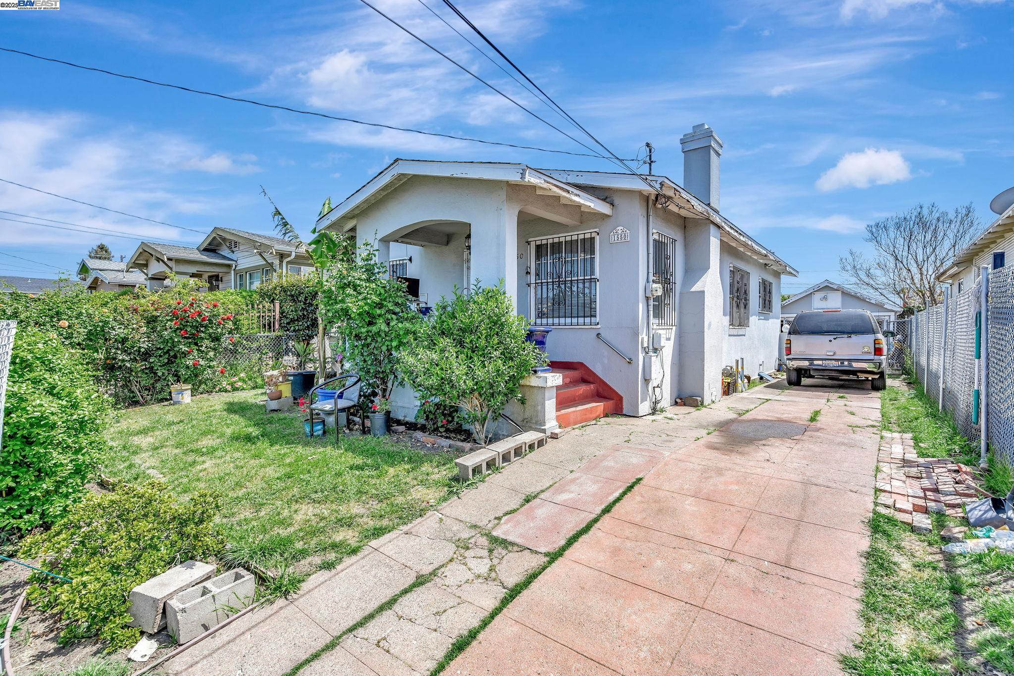 Detail Gallery Image 1 of 1 For 1550 79th Ave, Oakland,  CA 94621 - 2 Beds | 1 Baths