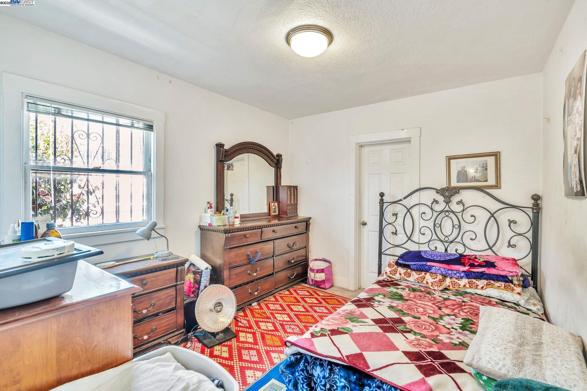 1550 79Th Ave, Oakland, California 94621, 2 Bedrooms Bedrooms, 5 Rooms Rooms,1 BathroomBathrooms,Residential,For Sale,1550 79Th Ave,41095341