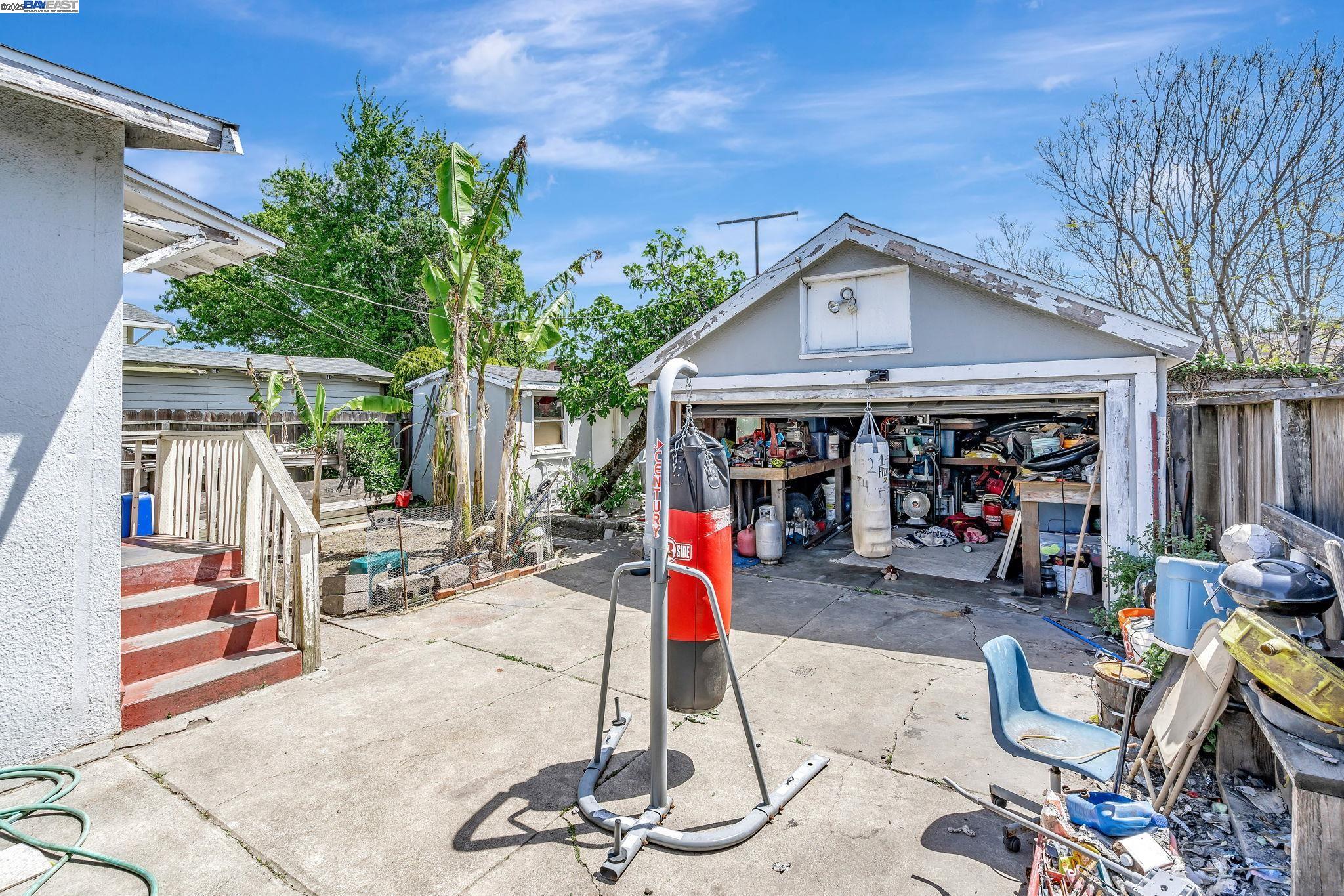 1550 79Th Ave, Oakland, California 94621, 2 Bedrooms Bedrooms, 5 Rooms Rooms,1 BathroomBathrooms,Residential,For Sale,1550 79Th Ave,41095341