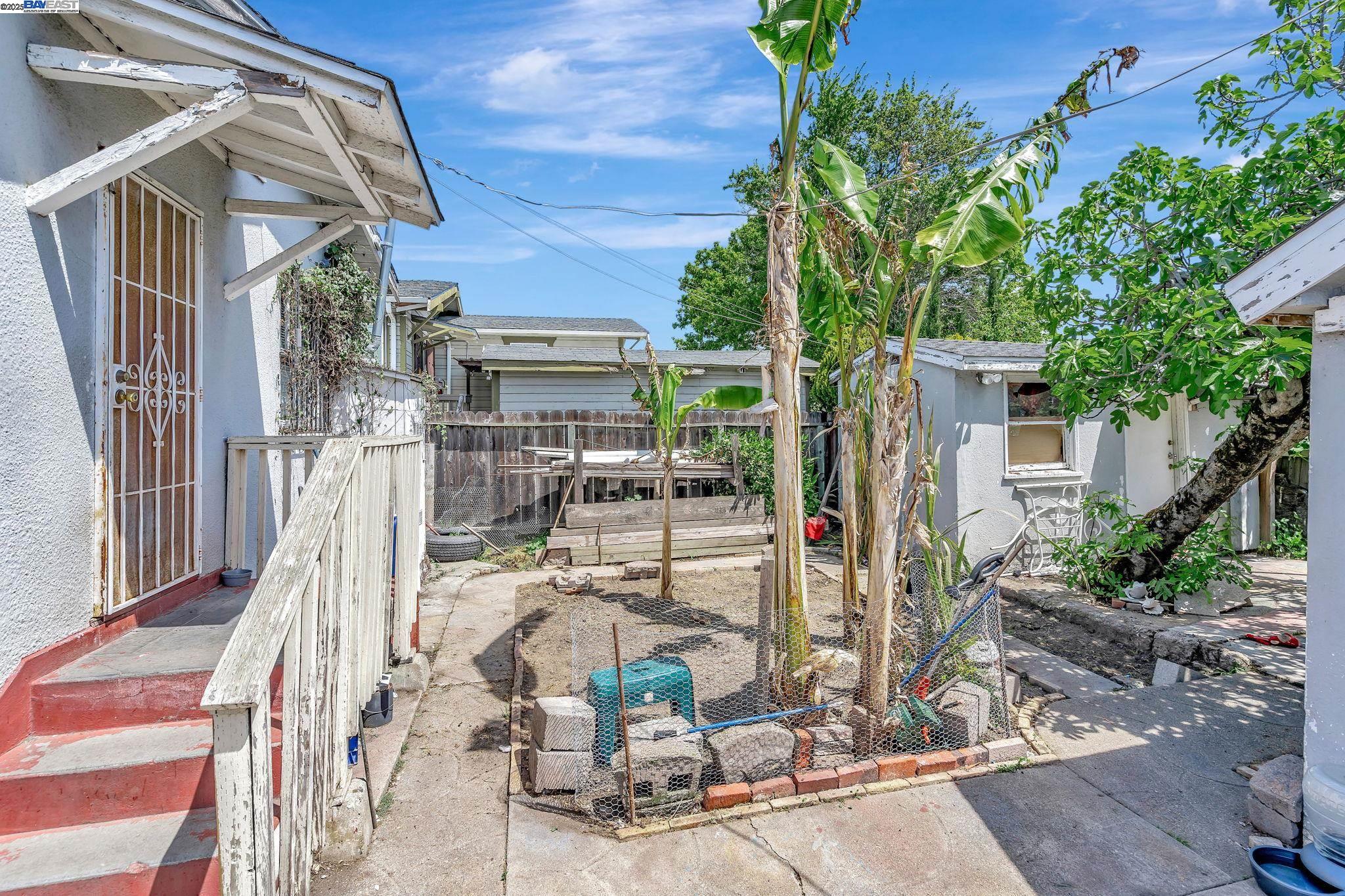 1550 79Th Ave, Oakland, California 94621, 2 Bedrooms Bedrooms, 5 Rooms Rooms,1 BathroomBathrooms,Residential,For Sale,1550 79Th Ave,41095341