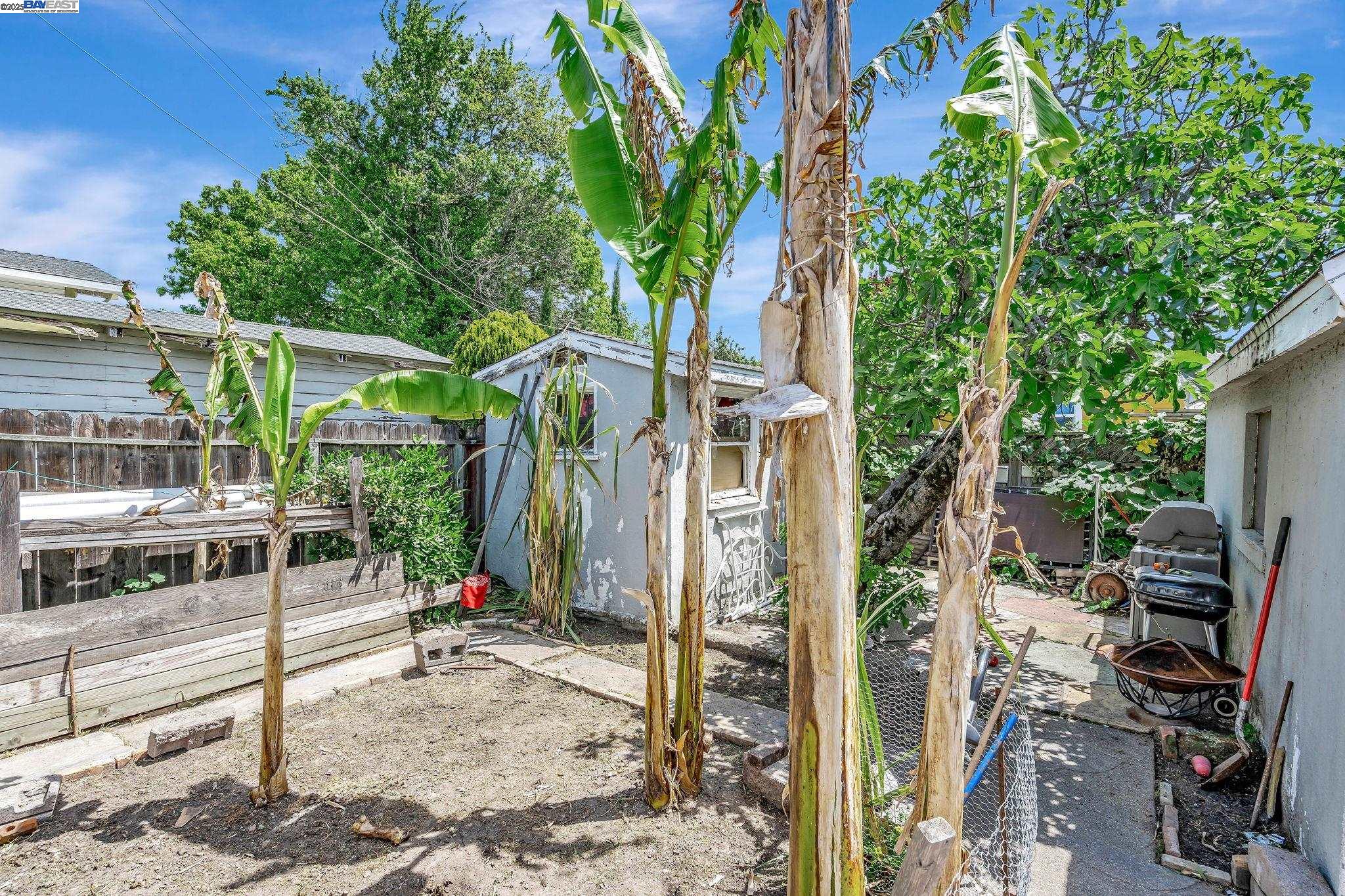 1550 79Th Ave, Oakland, California 94621, 2 Bedrooms Bedrooms, 5 Rooms Rooms,1 BathroomBathrooms,Residential,For Sale,1550 79Th Ave,41095341