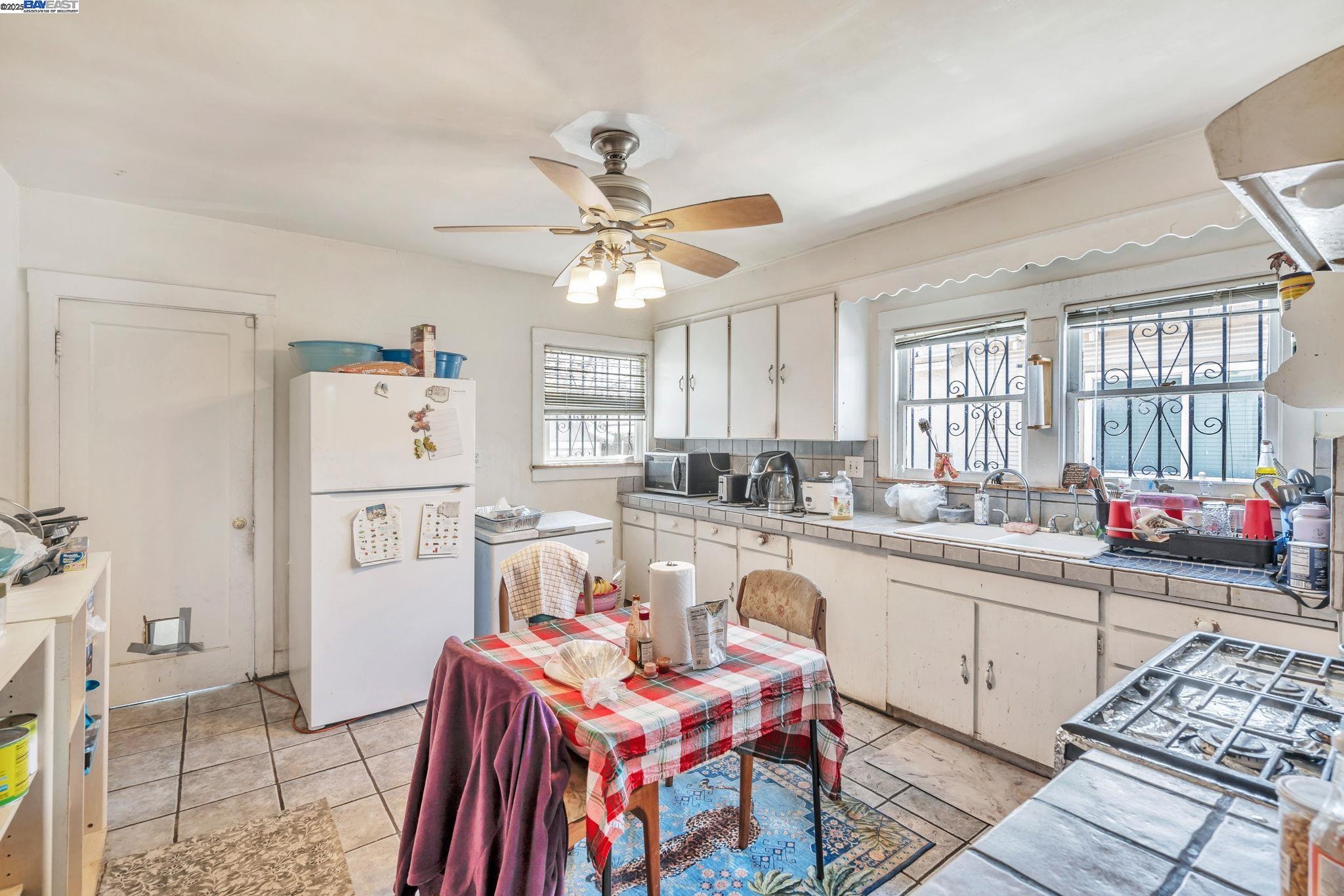 1550 79Th Ave, Oakland, California 94621, 2 Bedrooms Bedrooms, 5 Rooms Rooms,1 BathroomBathrooms,Residential,For Sale,1550 79Th Ave,41095341