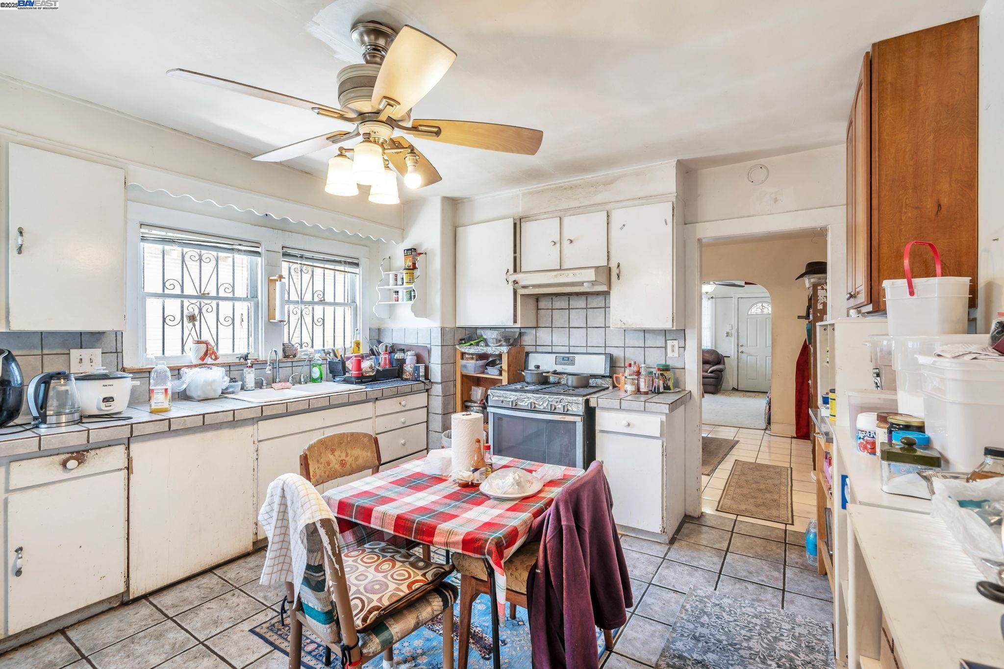 1550 79Th Ave, Oakland, California 94621, 2 Bedrooms Bedrooms, 5 Rooms Rooms,1 BathroomBathrooms,Residential,For Sale,1550 79Th Ave,41095341