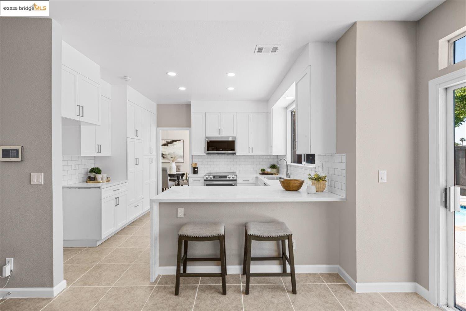 Detail Gallery Image 1 of 55 For 14 Cotati Ct, Oakley,  CA 94561 - 4 Beds | 2/1 Baths