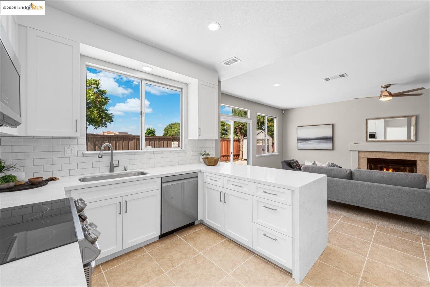 Detail Gallery Image 14 of 55 For 14 Cotati Ct, Oakley,  CA 94561 - 4 Beds | 2/1 Baths